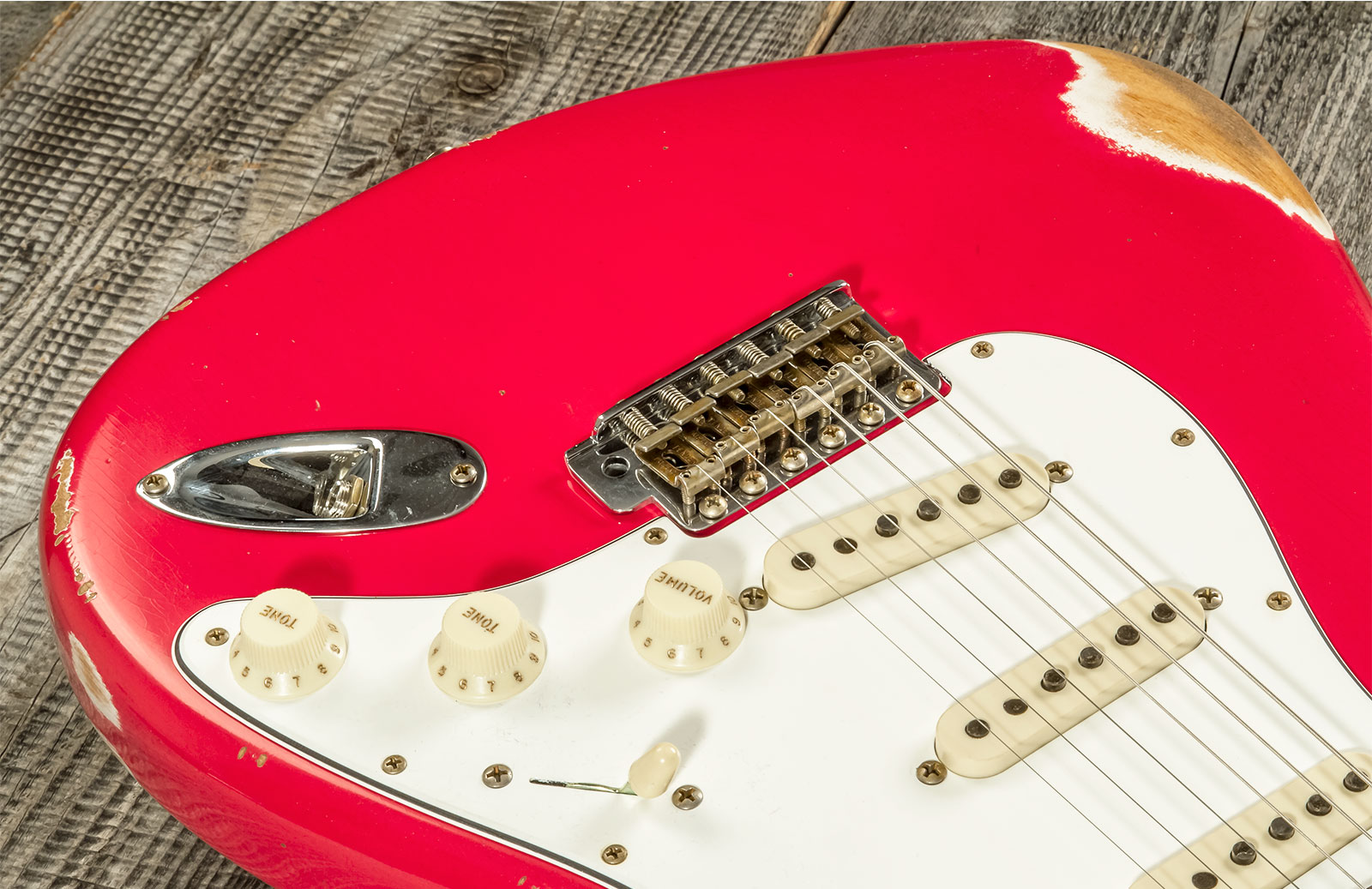 Fender Custom Shop Strat Late 1964 Trem 3s Rw #cz575557 - Relic Aged Fiesta Red - E-Gitarre in Str-Form - Variation 2