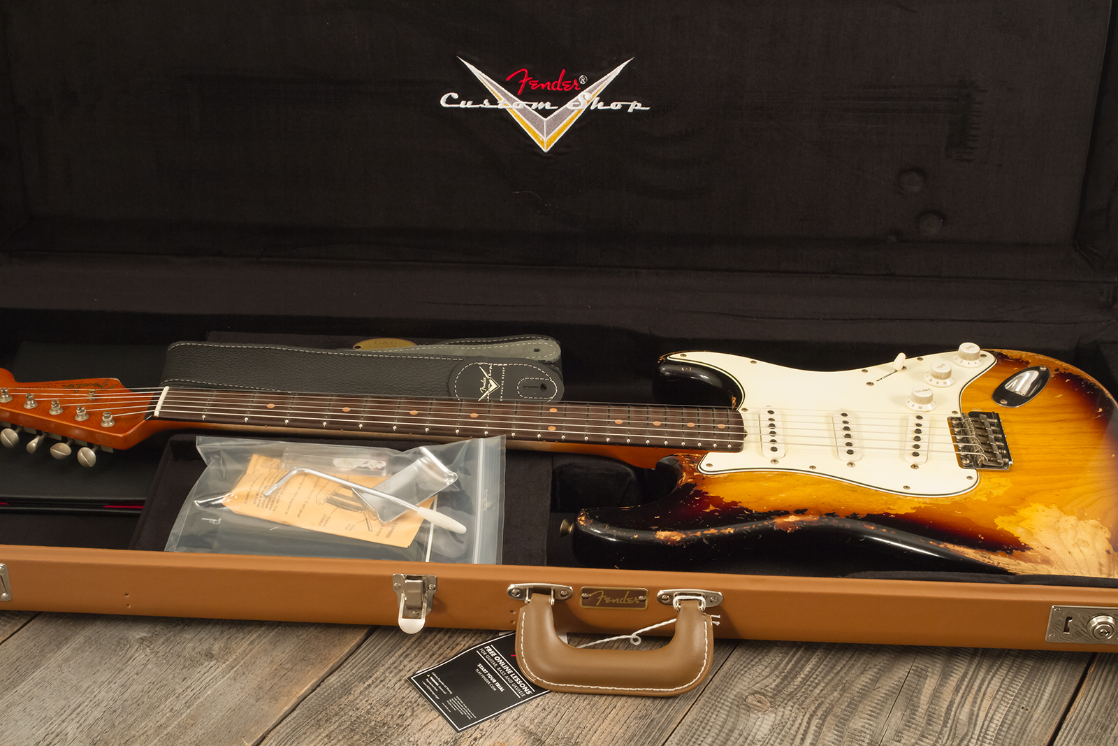 Fender Custom Shop Strat Masterbuilt L.perry 3s Trem Rw #r132309 - Heavy Relic 2-color Sunburst - E-Gitarre in Str-Form - Variation 18