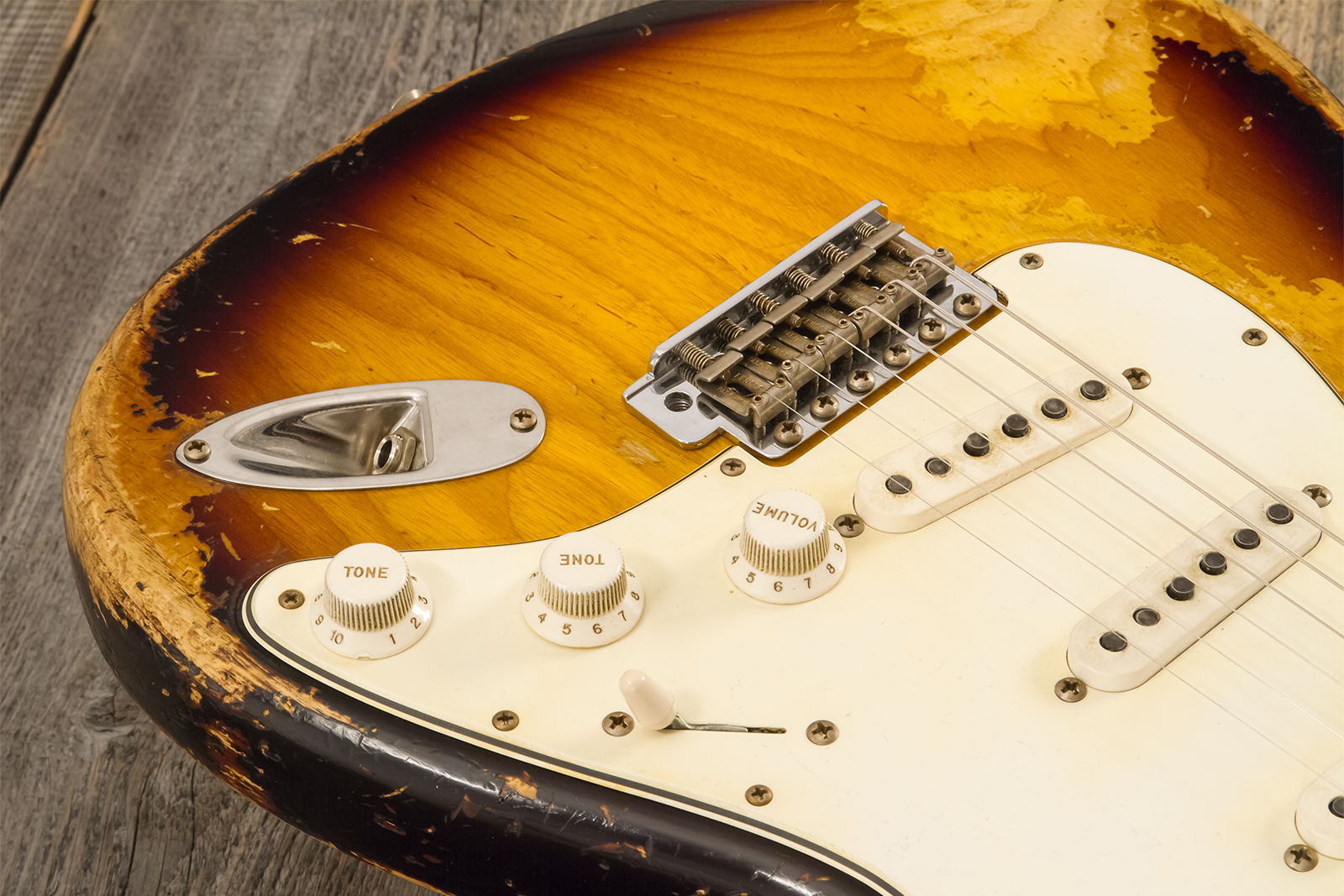 Fender Custom Shop Strat Masterbuilt L.perry 3s Trem Rw #r132309 - Heavy Relic 2-color Sunburst - E-Gitarre in Str-Form - Variation 5