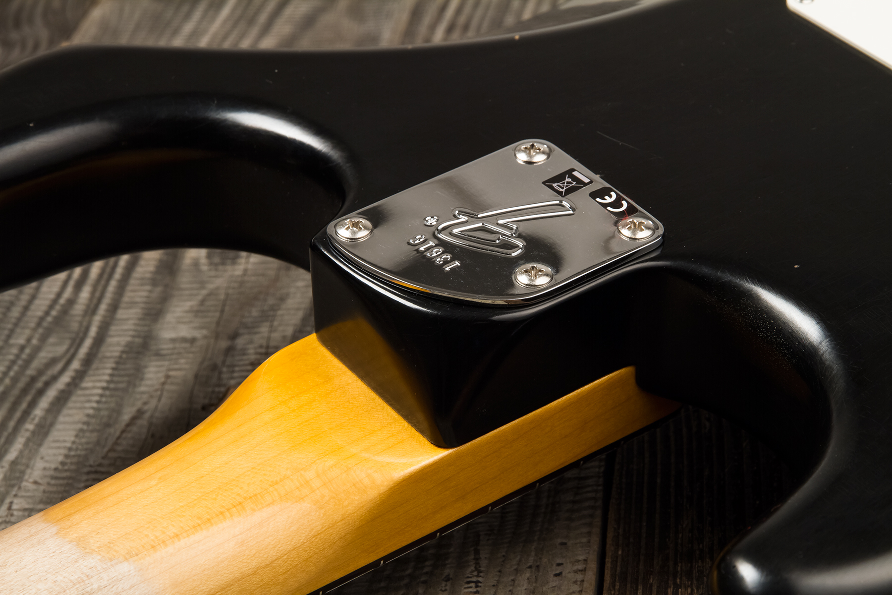 Fender Custom Shop Strat Postmodern 3s Trem Rw #xn13616 - Journeyman Relic Aged Black - E-Gitarre in Str-Form - Variation 5