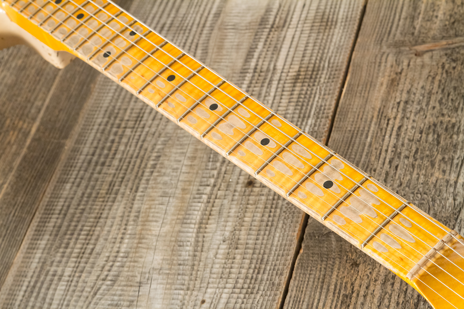 Fender Custom Shop Strat Red Hot 3s Trem #cz584115 - Super Heavy Relic White Blonde - E-Gitarre in Str-Form - Variation 6