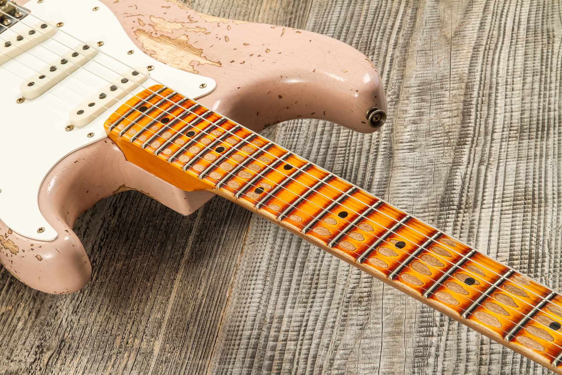 Fender Custom Shop Strat Red Hot 3s Trem Mn #cz579150 - Super Heavy Relic Dirty Shell Pink - E-Gitarre in Str-Form - Variation 5