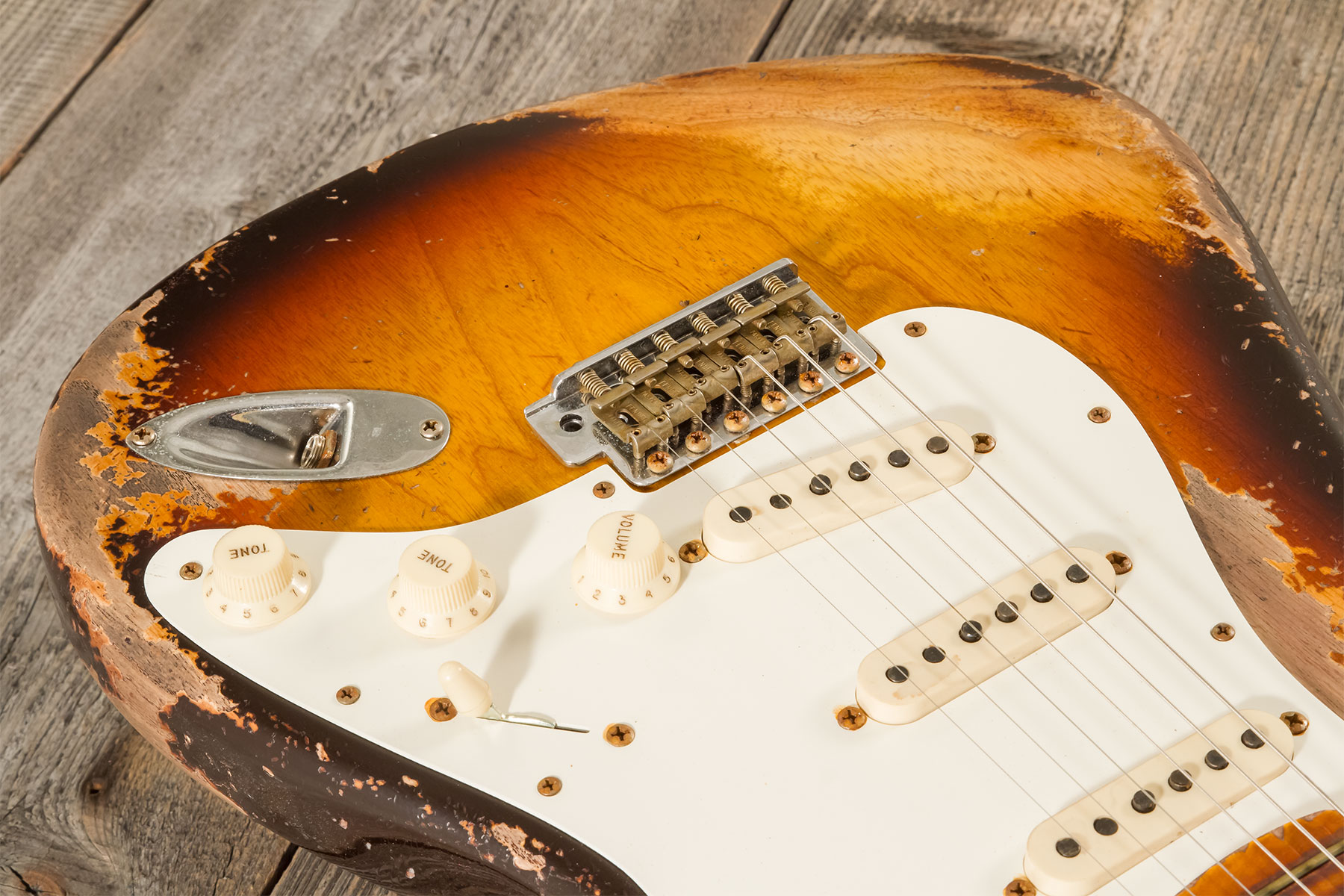 Fender Custom Shop Strat Red Hot 3s Trem Mn #cz580650 - Super Heavy Relic Chocolate 3-color Sunburst - E-Gitarre in Str-Form - Variation 3