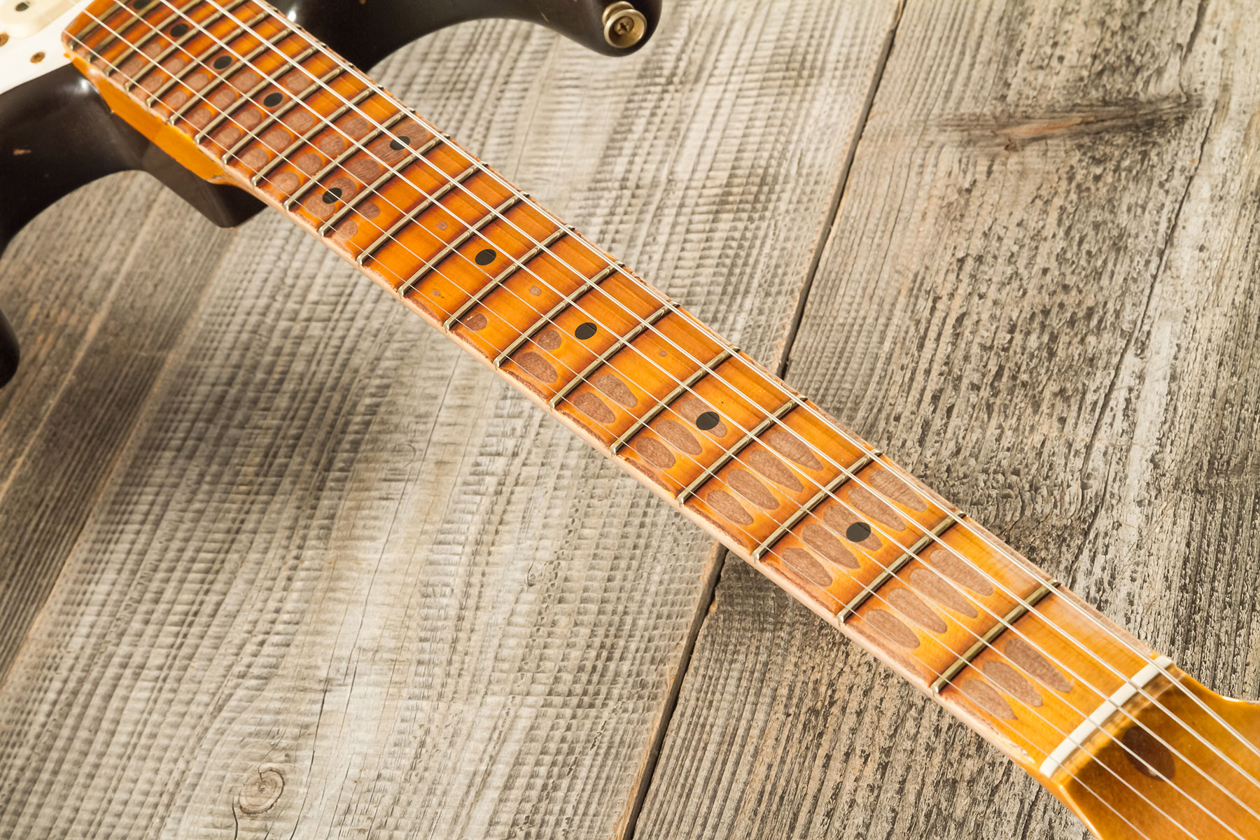 Fender Custom Shop Strat Red Hot 3s Trem Mn #cz580650 - Super Heavy Relic Chocolate 3-color Sunburst - E-Gitarre in Str-Form - Variation 5
