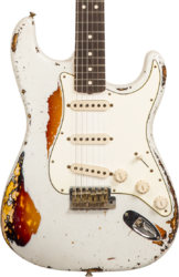 E-gitarre in str-form Fender Custom Shop Stratocaster 1963 Masterbuilt K.McMillin #R117544 - Ultimate relic olympic white/3-color sunburst
