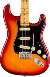 E-gitarre in str-form Fender American Ultra Luxe Stratocaster (USA, MN) - Plasma red burst