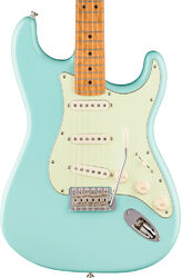 E-gitarre in str-form Fender American Professional Classic Stratocaster Ltd (USA, MN) - daphne blue