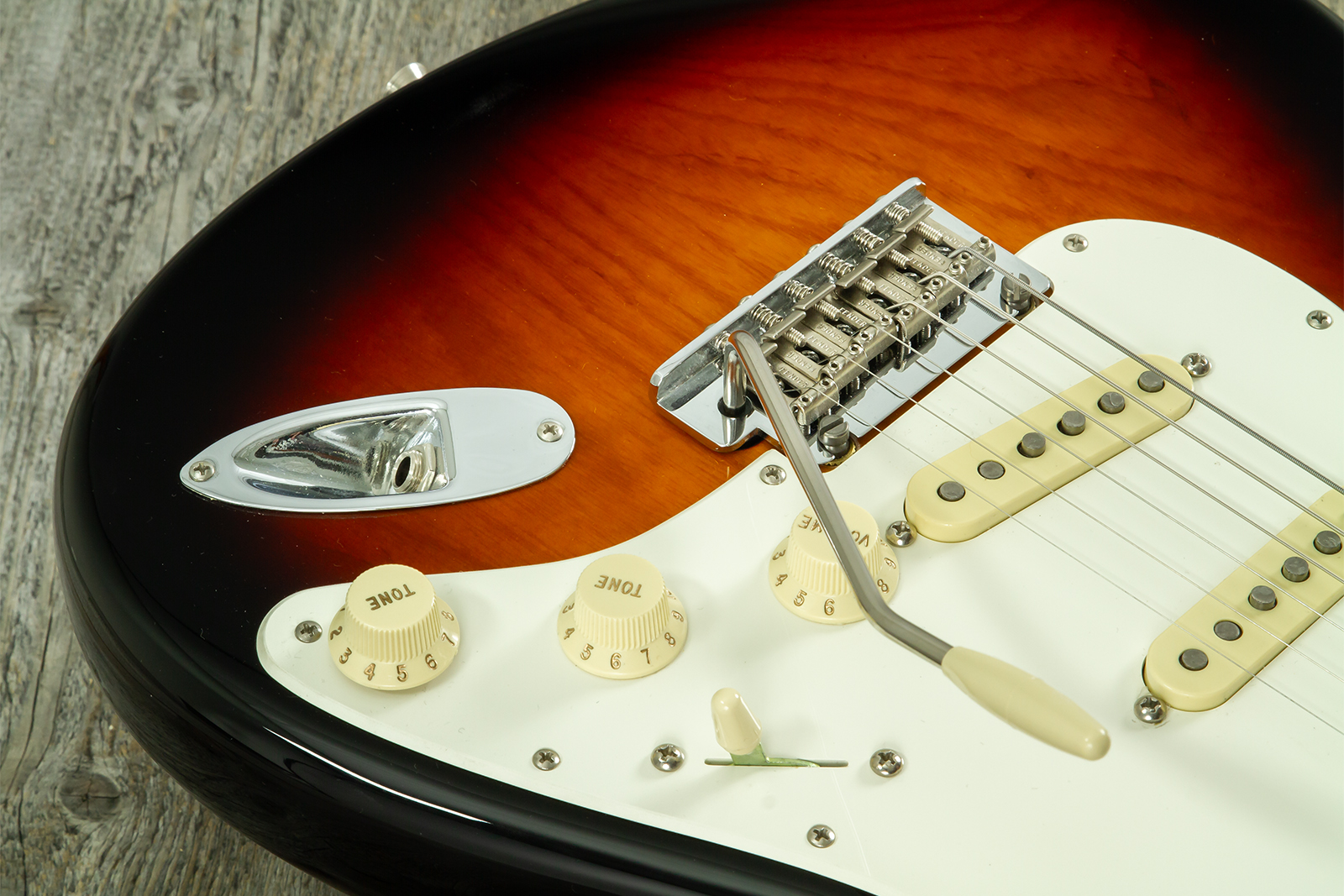 Fender Strat American Pro Ii Ltd 3s Trem Mn #us23077326 - 2-color Sunburst - E-Gitarre in Str-Form - Variation 4
