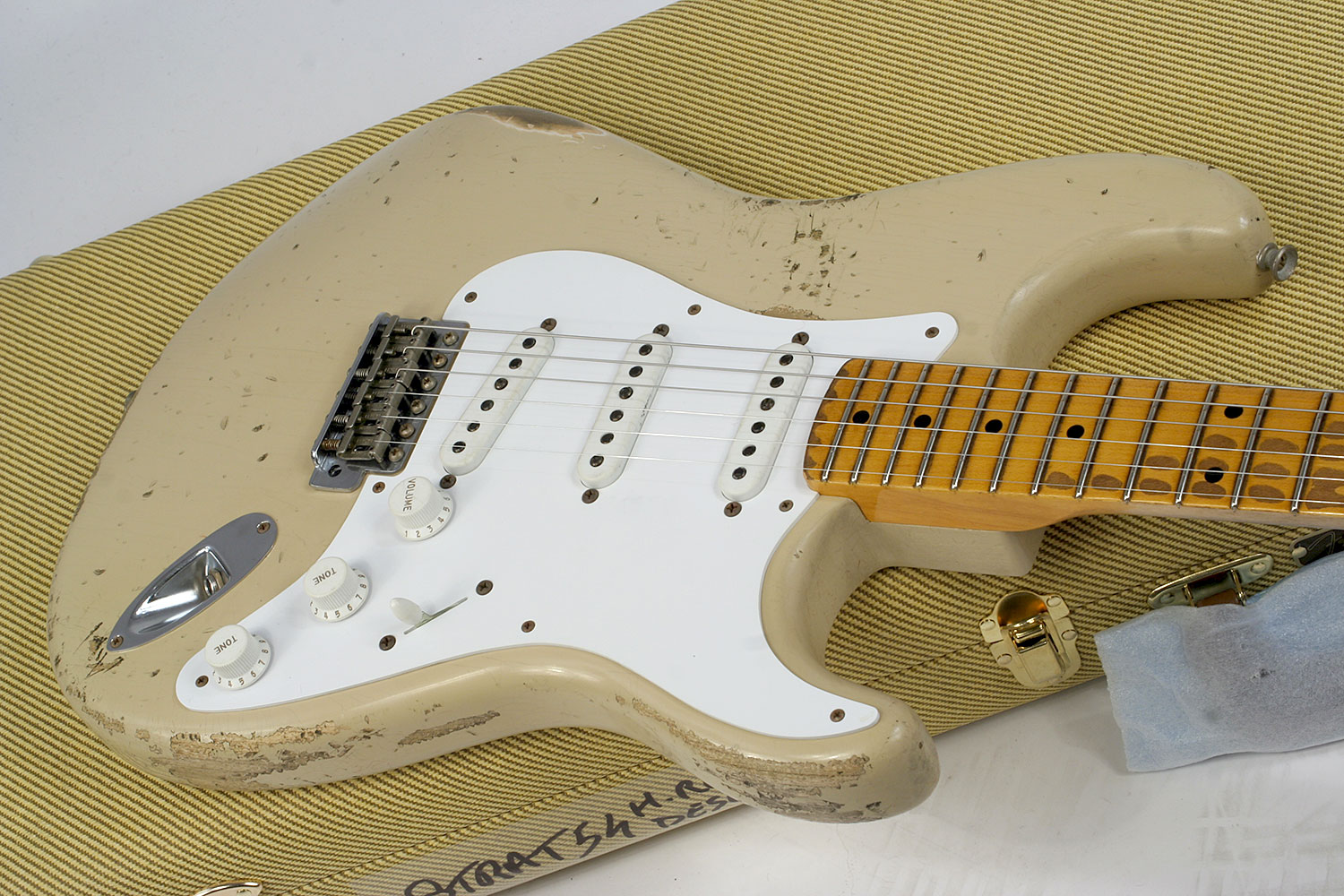 Fender Custom Shop Strat 1954 60th Anniversary Mn - Heavy Relic, Desert Sand - E-Gitarre in Str-Form - Variation 4