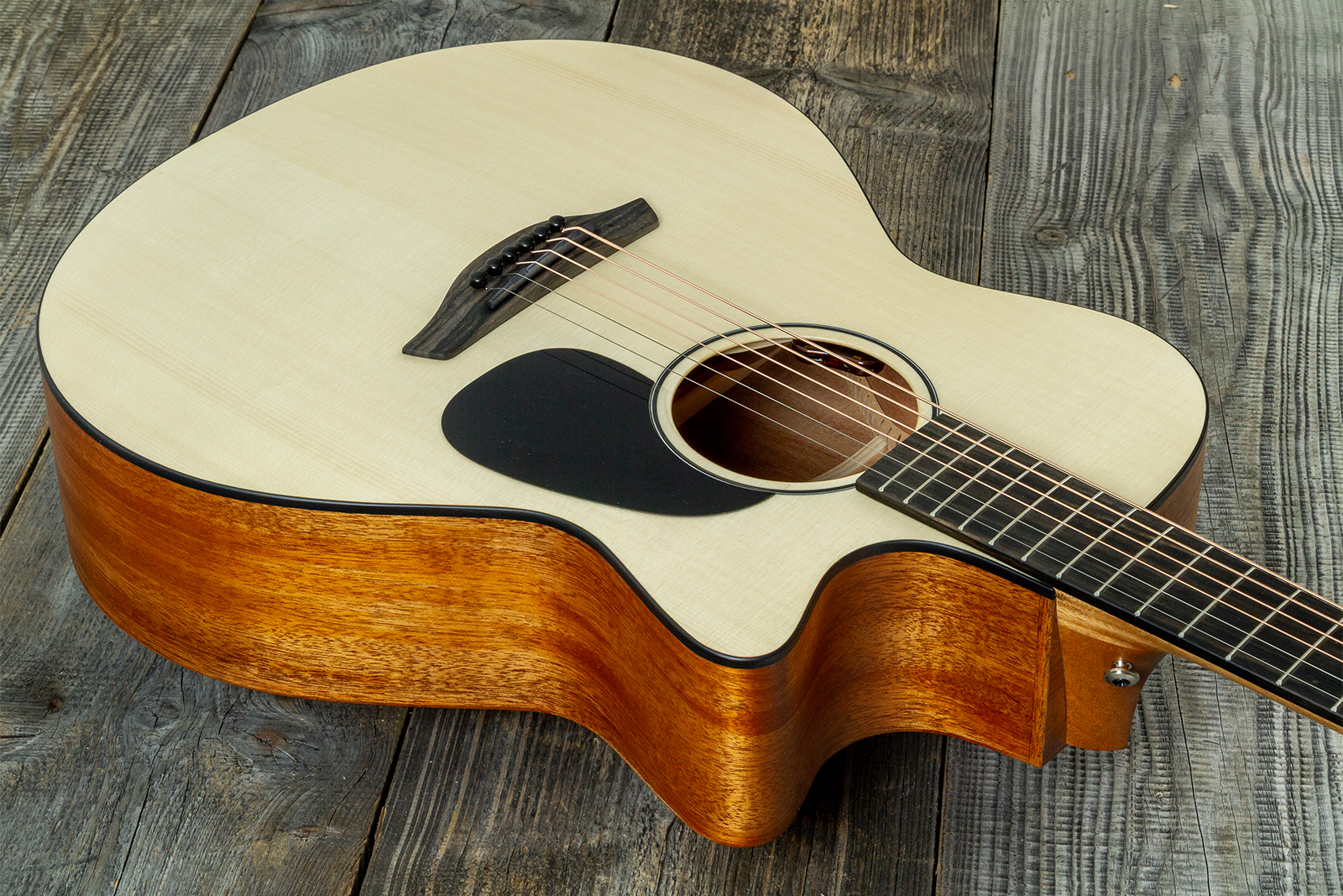 Furch Violet Gc-em Lrb1 Grand Auditorium Cw Cedre Noyer Eb - Natural Open-pore - Folk-Gitarre - Variation 2