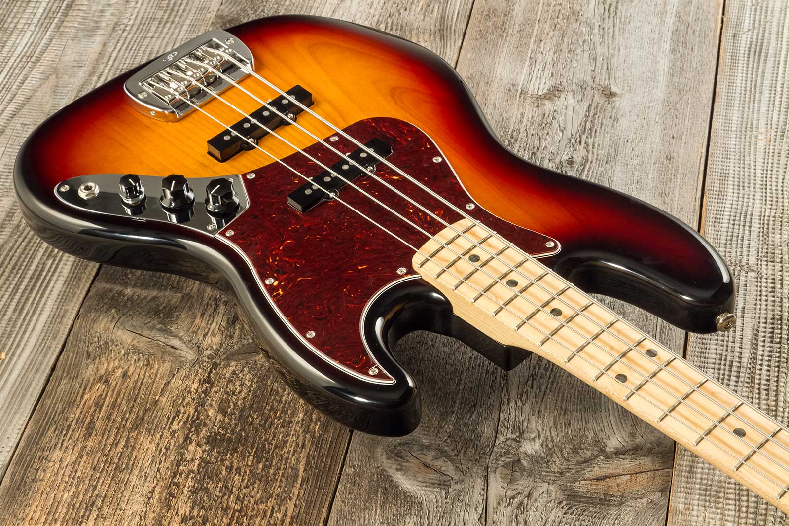 G&l Fullerton Deluxe Jb Usa Mn - 3-tone Sunburst - Solidbody E-bass - Variation 4