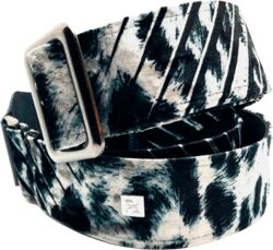 The Casandra Black & White