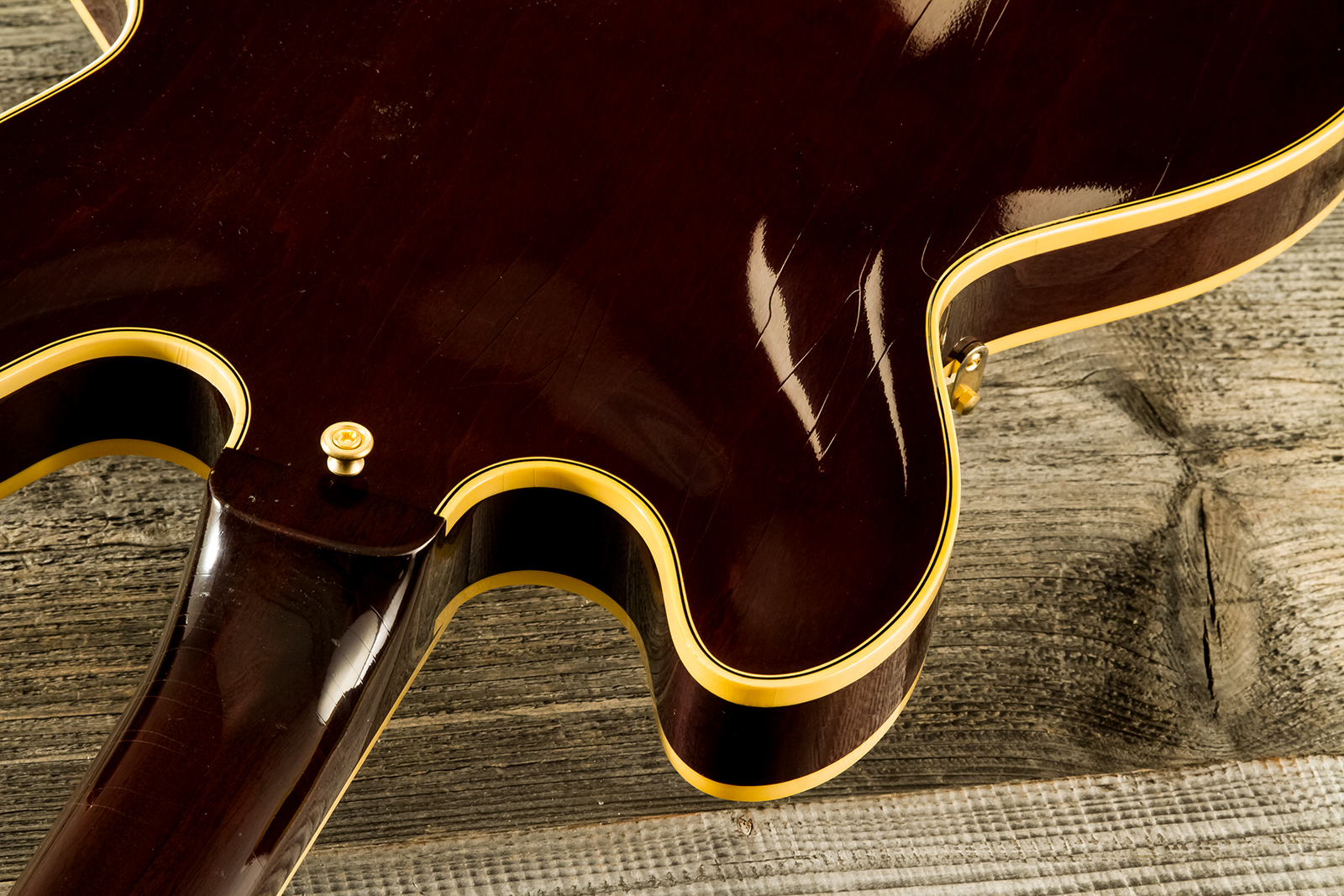 Gibson Custom Shop Bb King Es355 1974 Rumble In The Jungle 2h Trem Eb #bbes33505 - Murphy Lab Light Aged Walnut - Semi-Hollow E-Gitarre - Variation 17