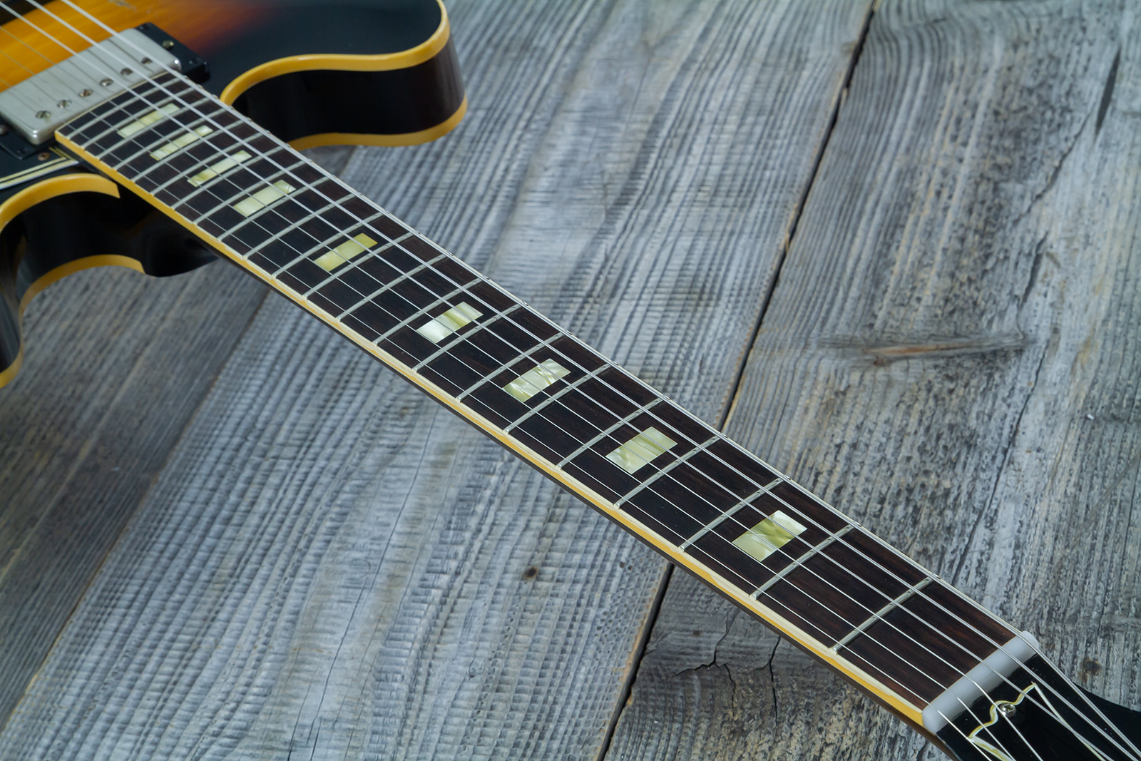 Gibson Custom Shop M2m Es335 1964 Reissue 2h Ht Rw #150092 - Murphy Lab Light Aged Vintage Burst - Semi-Hollow E-Gitarre - Variation 5