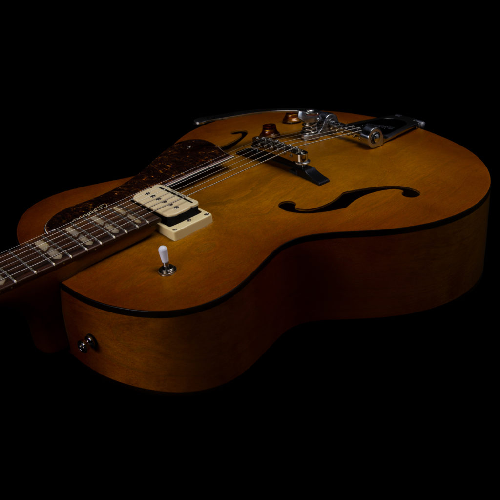 Godin 5th Avenue Jumbo P-rail 1h 1s P90 Bigsby Rw - Harvest Gold Semi-gloss - Hollowbody E-Gitarre - Variation 5