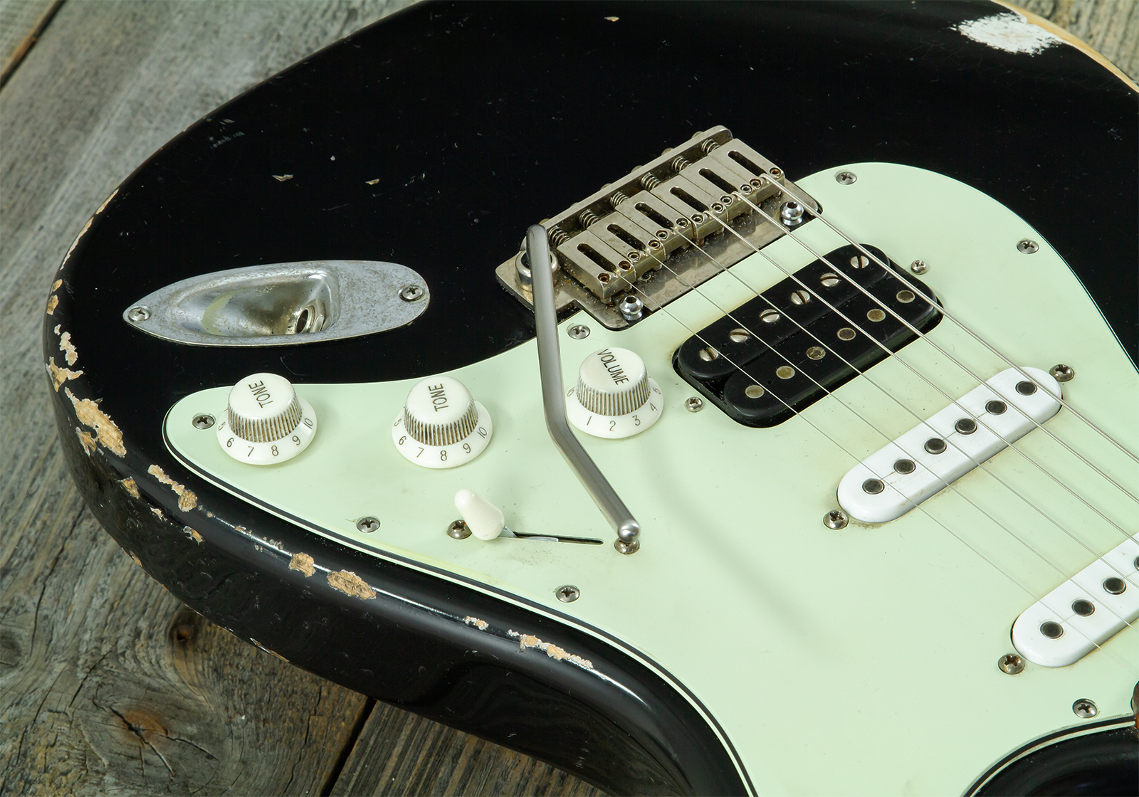 Haar Guitars Trad S Hss Amber Trem Rw #43517 - Aged Black - E-Gitarre in Str-Form - Variation 5