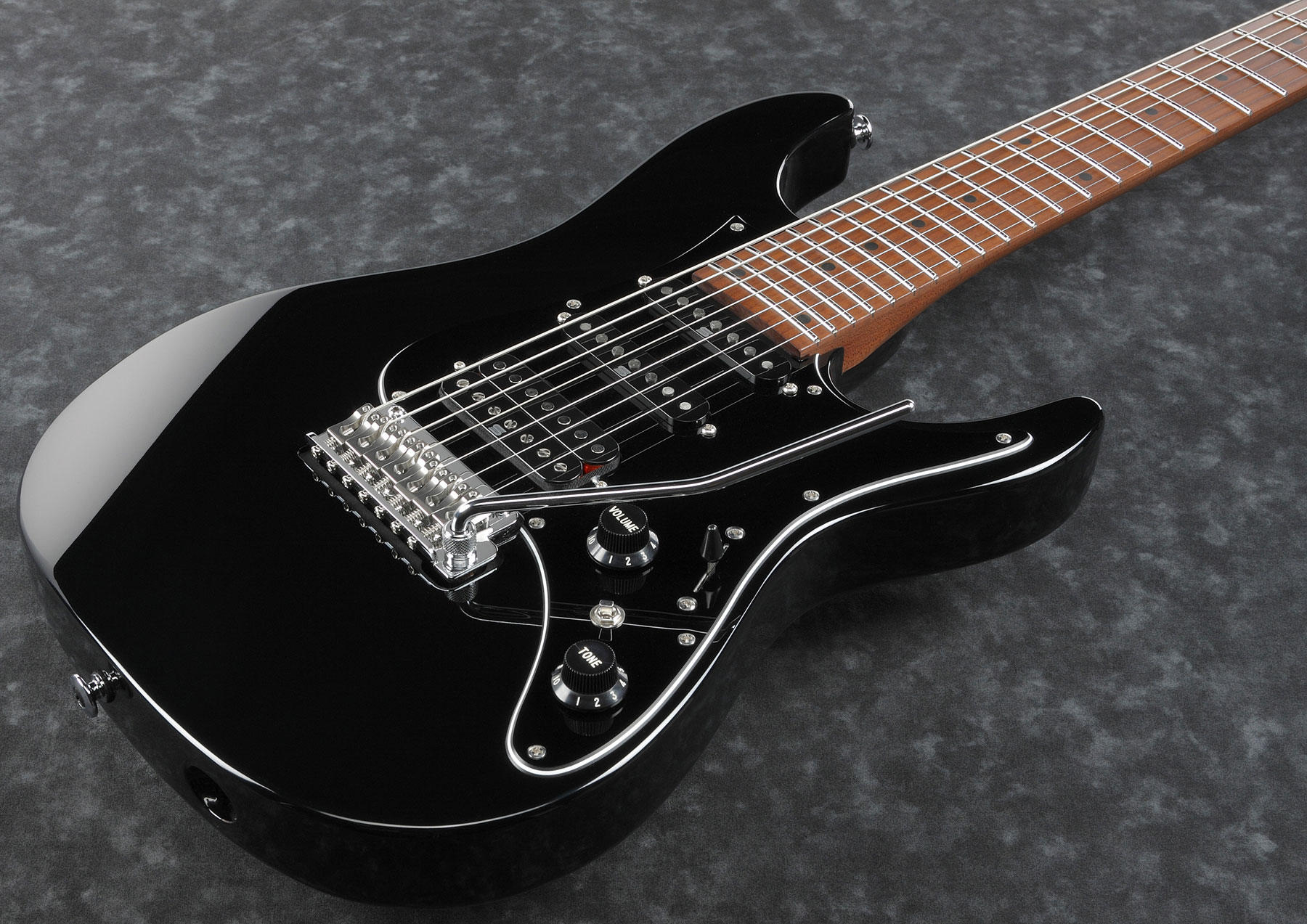 Ibanez Az24047 Bk Prestige Jap 7c Hss Seymour Duncan Trem Mn - Black - 7-saitige E-Gitarre - Variation 2