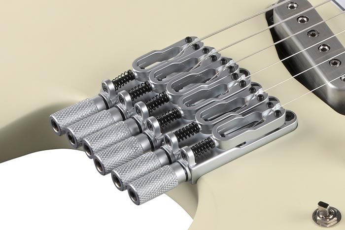 Ibanez Ichika Nito Ichi10 Vwm Quest Signature 3s Ht Mn - Vintage White Matte - E-Gitarre aus Metall - Variation 5