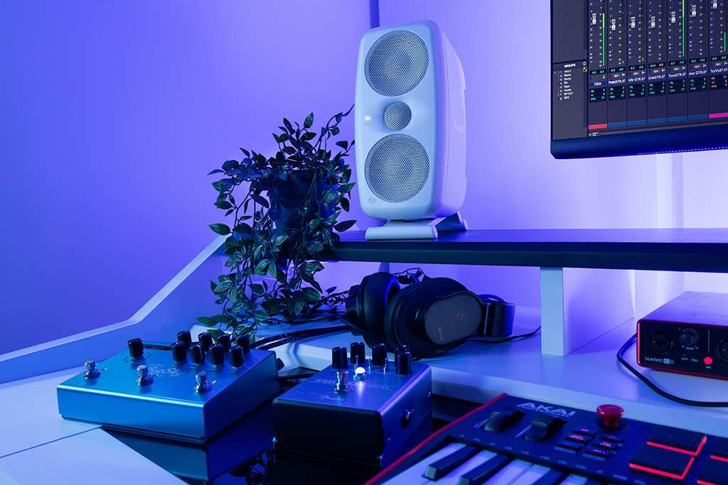 Ik Multimedia Iloud Mtm Mkii-white Im.bundle 11 - La PiÈce - Aktive studio monitor - Variation 3