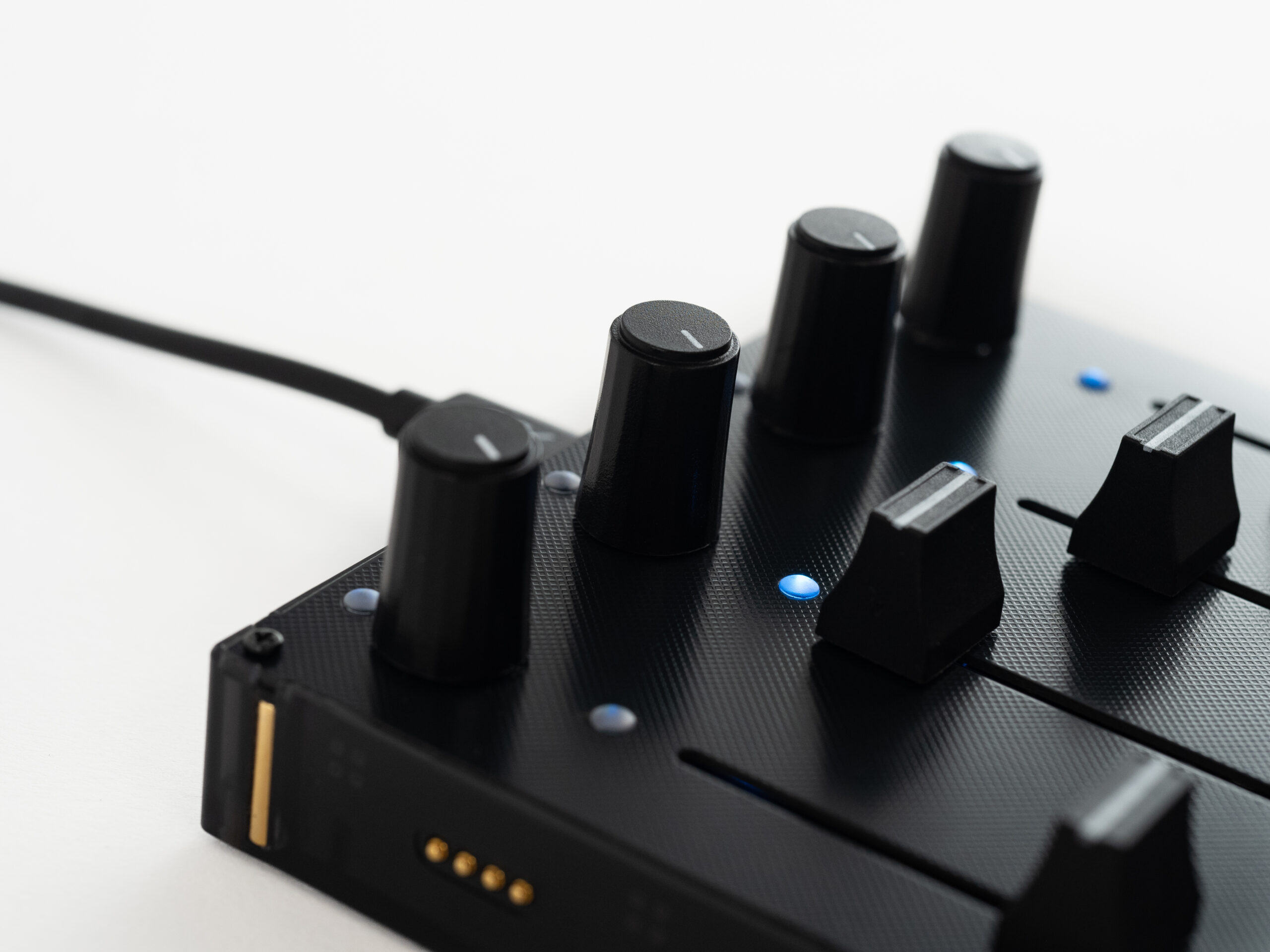 Intech Studio Grid Series 3 - Ef44 Detent - Midi Controller - Variation 1