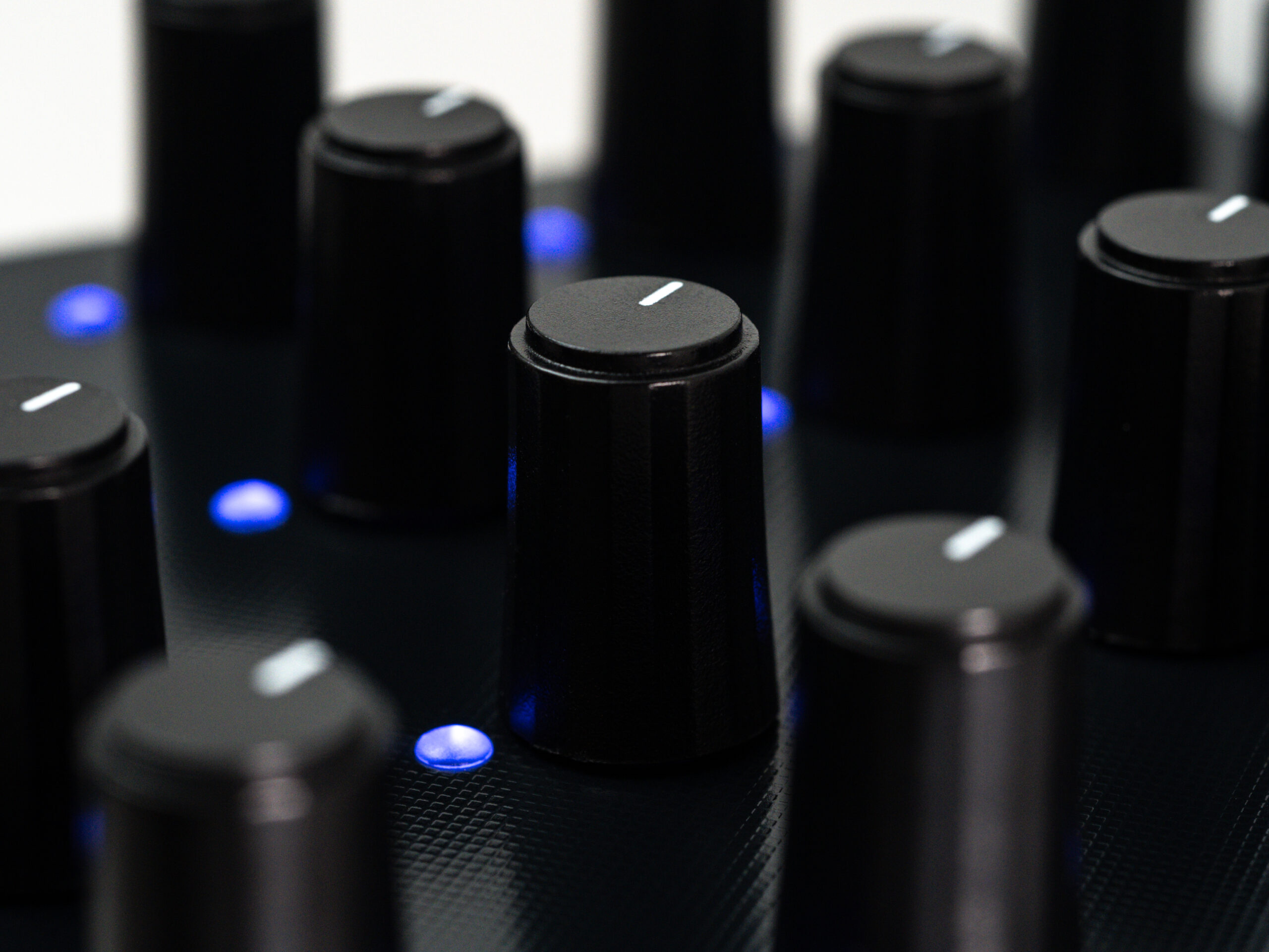 Intech Studio Grid Series 3 - Po16 Linear - Midi Controller - Variation 3