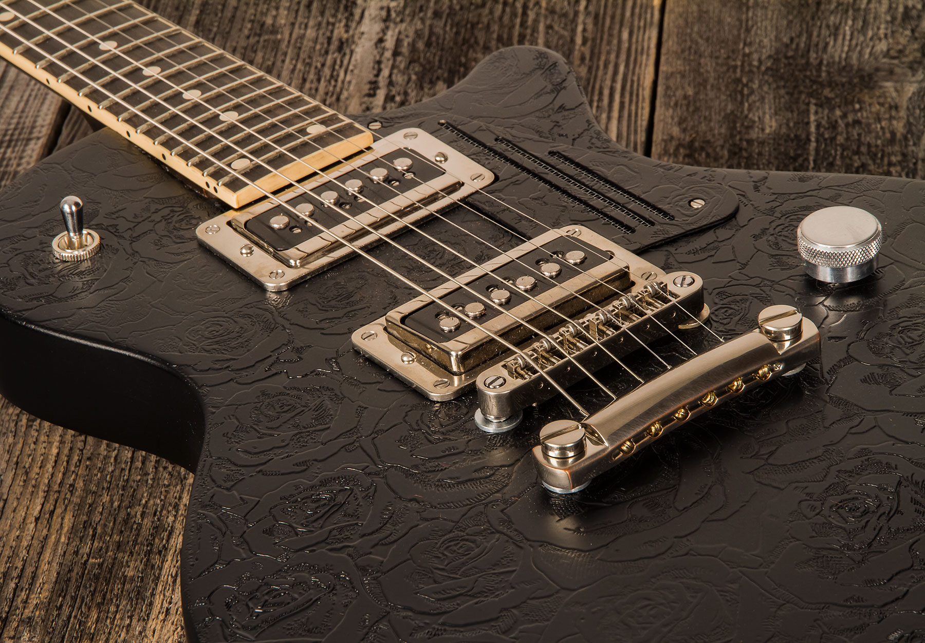 James Trussart Steeldeville Perf.back 2h Seymour Duncan Ht Rw #21008 - Black On Roses - Single-Cut-E-Gitarre - Variation 3