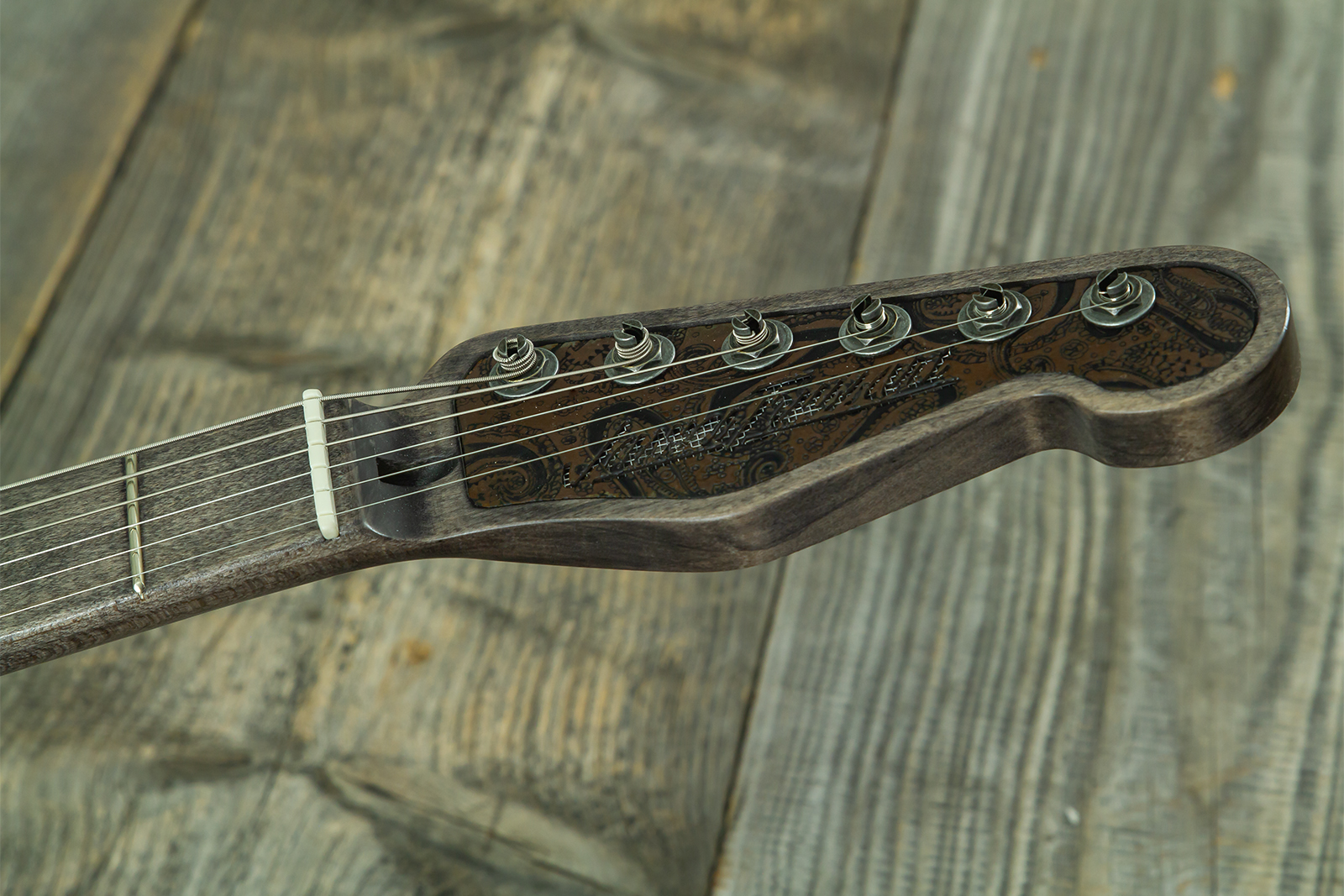 James Trussart Steeltopcaster Sh Ht Mn #26036 - Rust & Black Paisley Engraved - E-Gitarre in Teleform - Variation 13