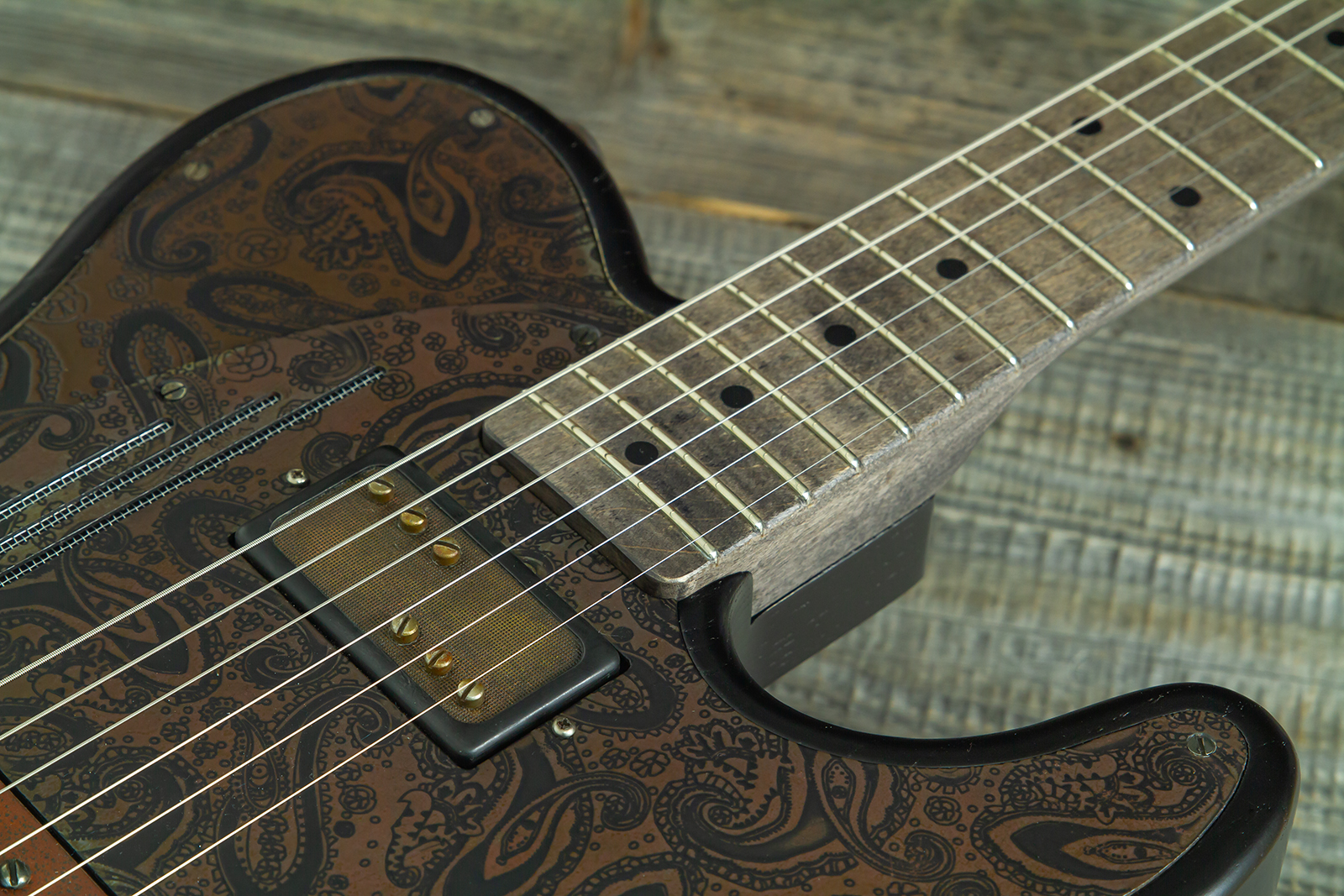 James Trussart Steeltopcaster Sh Ht Mn #26036 - Rust & Black Paisley Engraved - E-Gitarre in Teleform - Variation 4