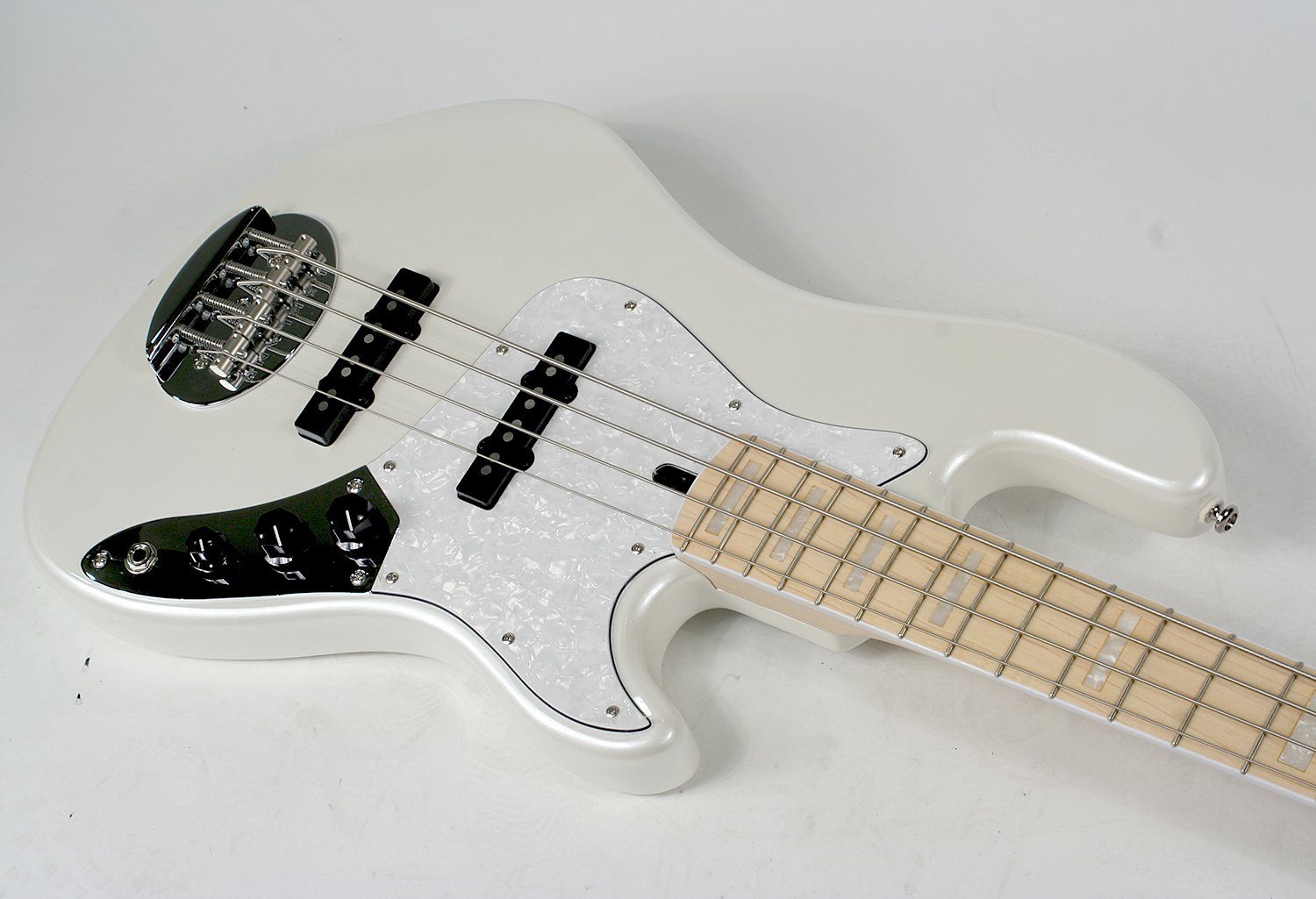 Lakland Darryl Jones Signature Dj4 Skyline 4 Cordes Mn White Pearl - Solidbody E-bass - Variation 2