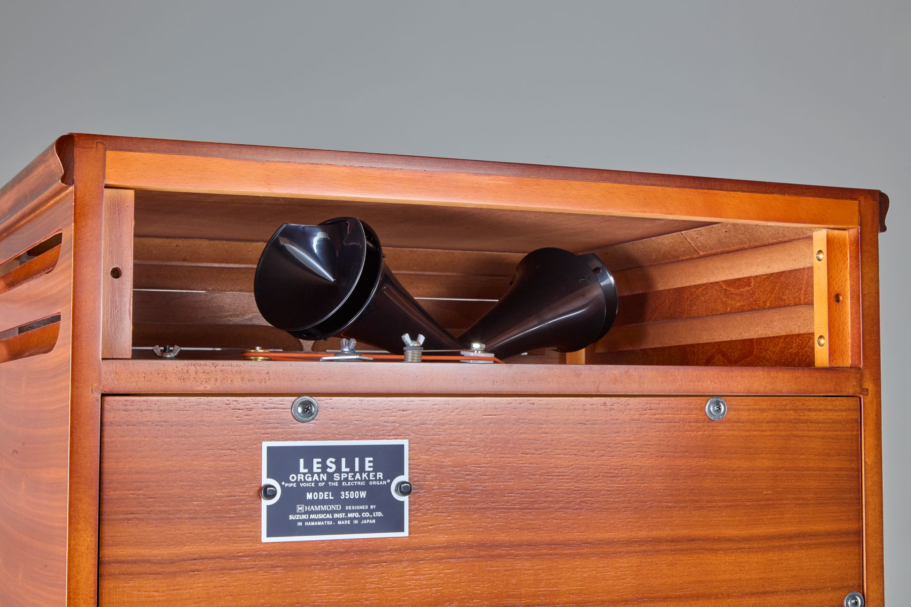 Leslie 3500w - Stereo Endstüfe - Variation 1