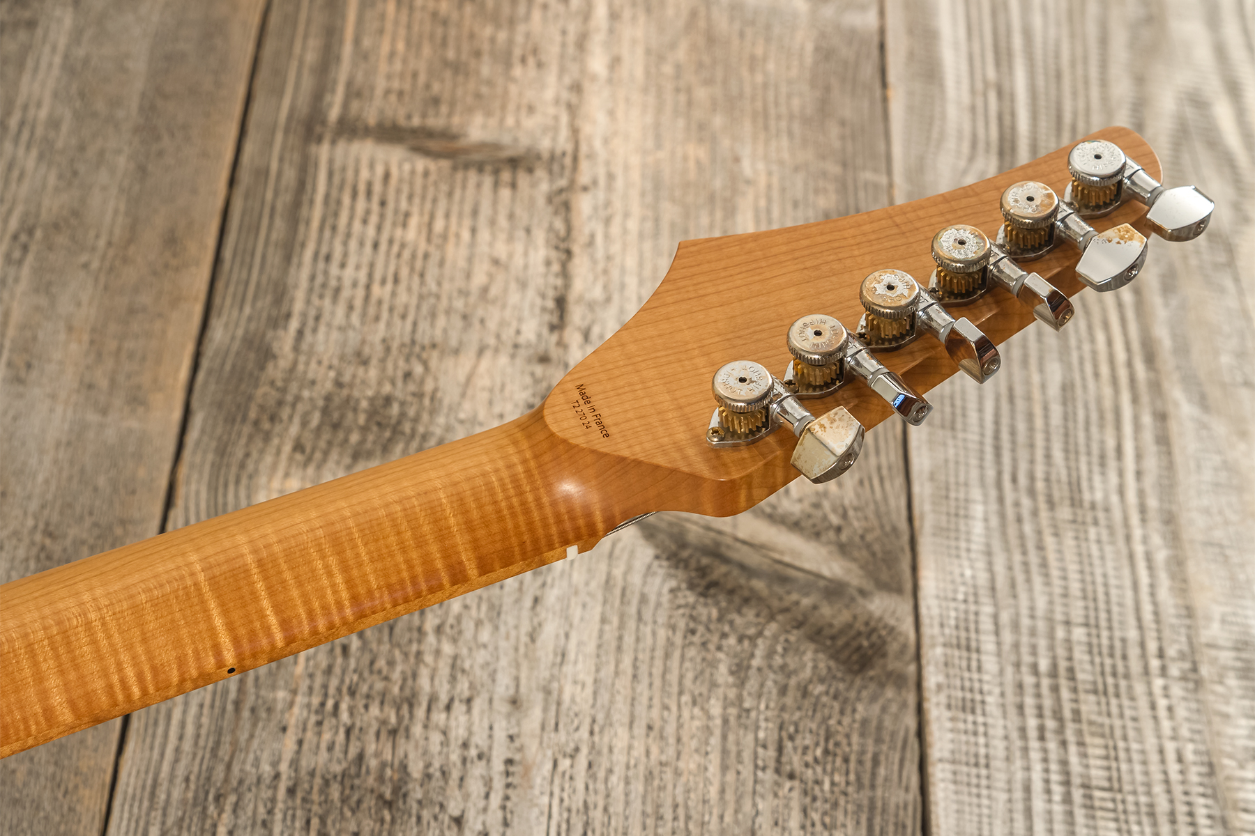 Marceau Guitars Experience Traditional 3s Trem Mn #t227024 - Heavy Relic Burst 3 Tons - E-Gitarre in Str-Form - Variation 10