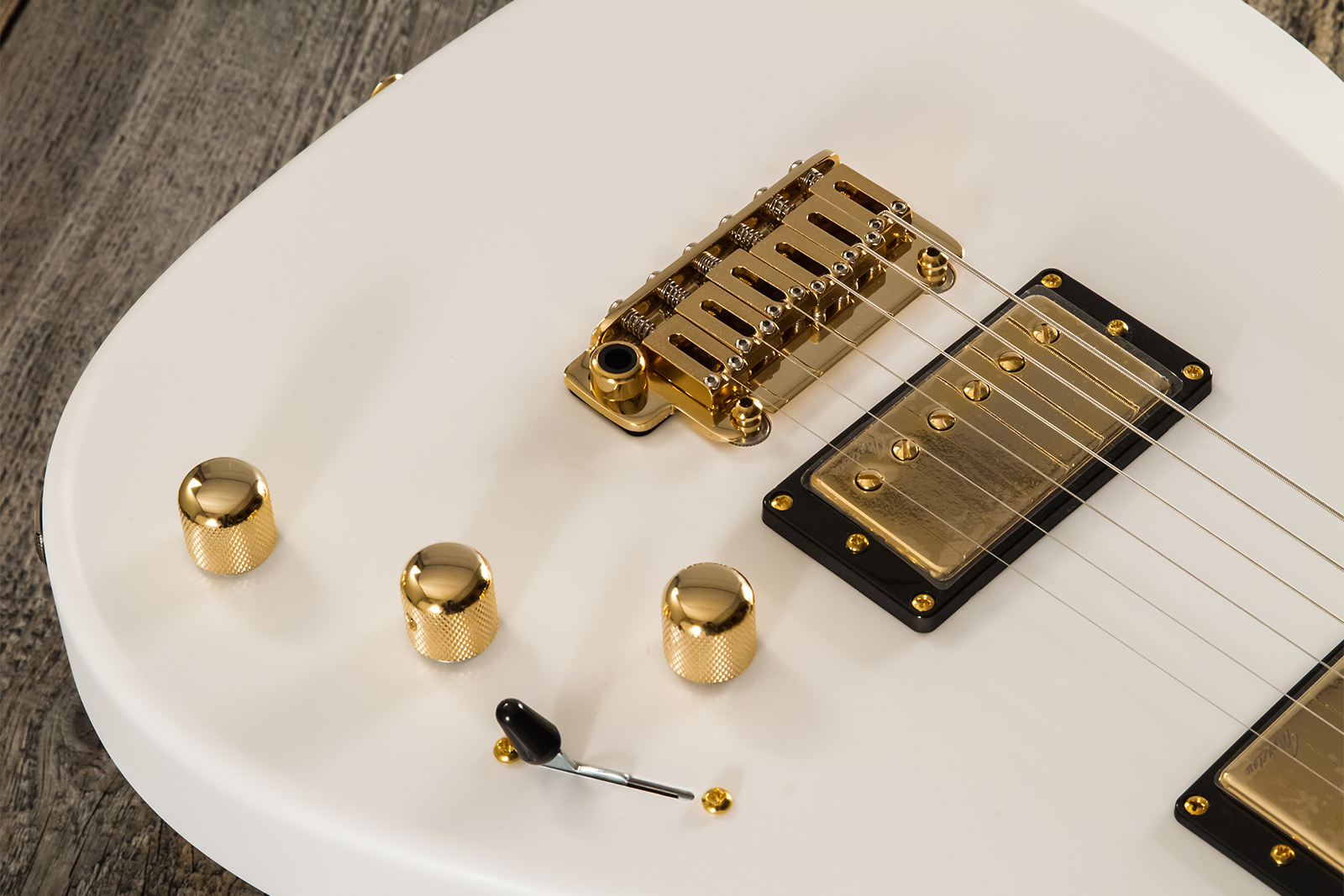 Marceau Guitars Fascinante Standard 2h Trem Ric #s17324 - Arctic White Satin - E-Gitarre in Str-Form - Variation 3