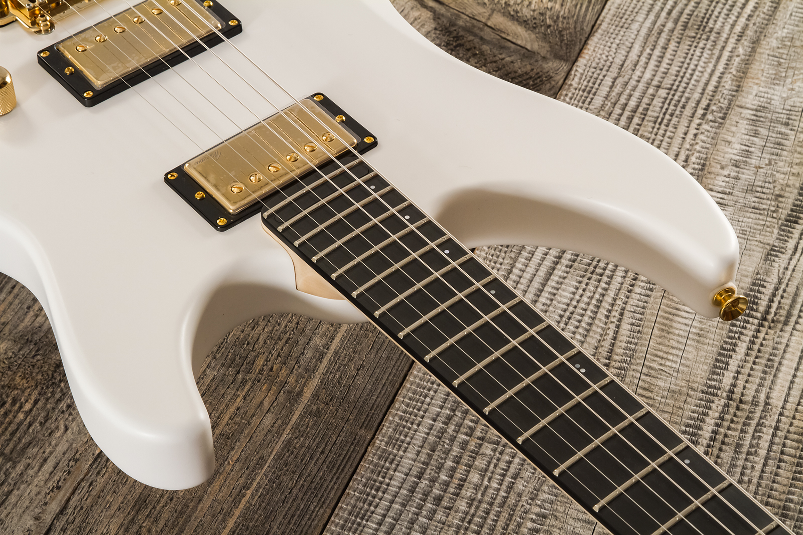 Marceau Guitars Fascinante Standard 2h Trem Ric #s17324 - Arctic White Satin - E-Gitarre in Str-Form - Variation 4