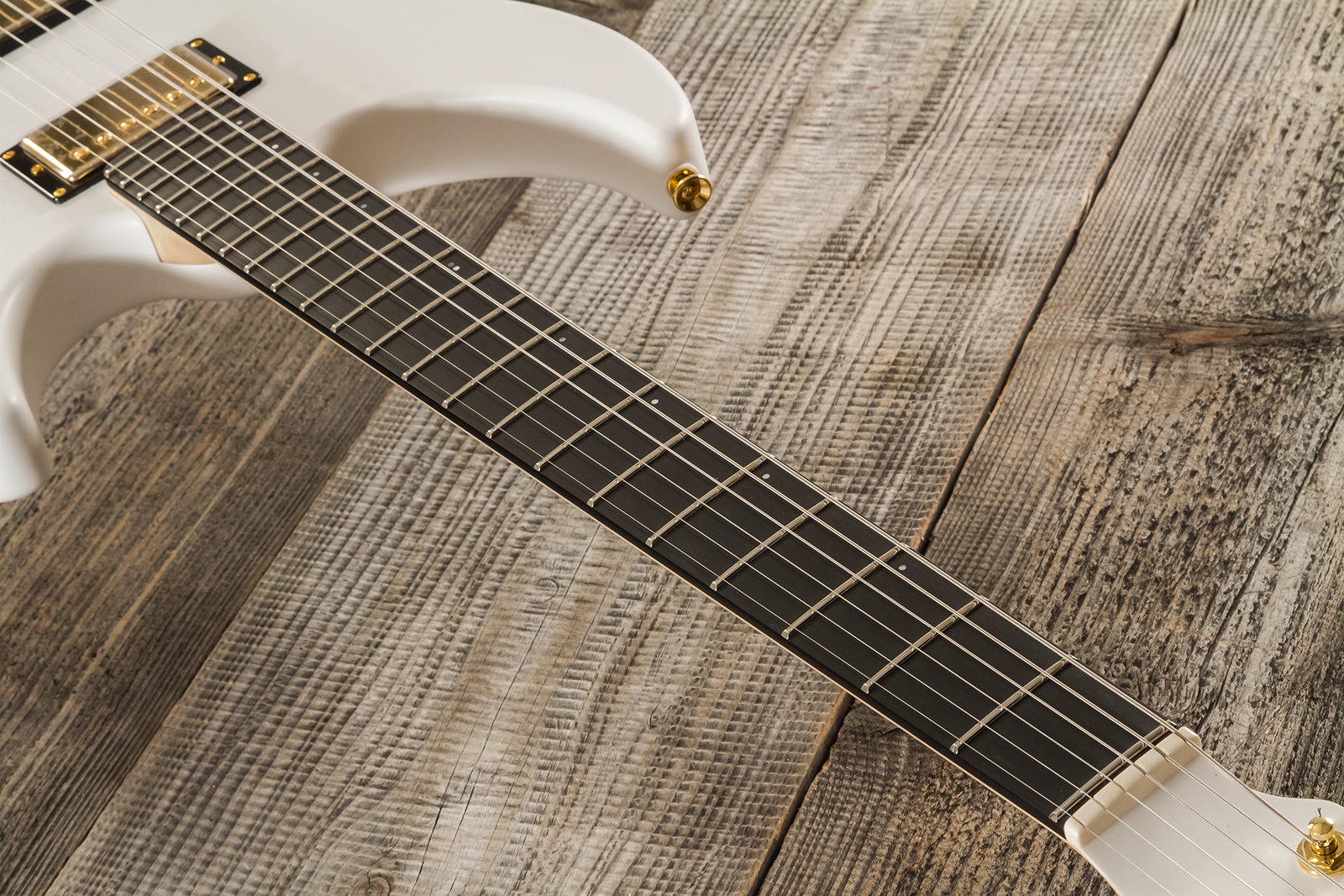 Marceau Guitars Fascinante Standard 2h Trem Ric #s17324 - Arctic White Satin - E-Gitarre in Str-Form - Variation 5
