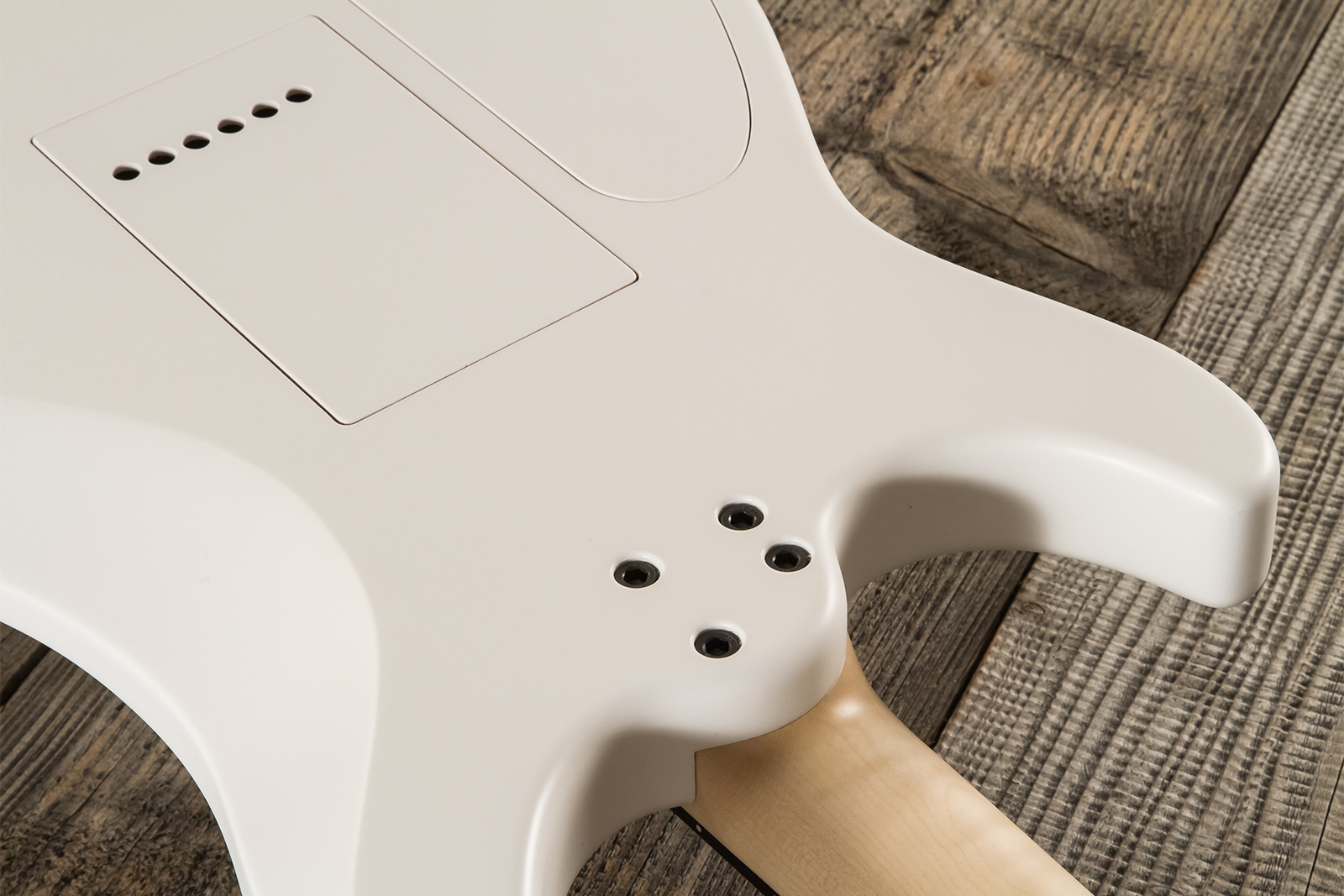 Marceau Guitars Fascinante Standard 2h Trem Ric #s17324 - Arctic White Satin - E-Gitarre in Str-Form - Variation 8