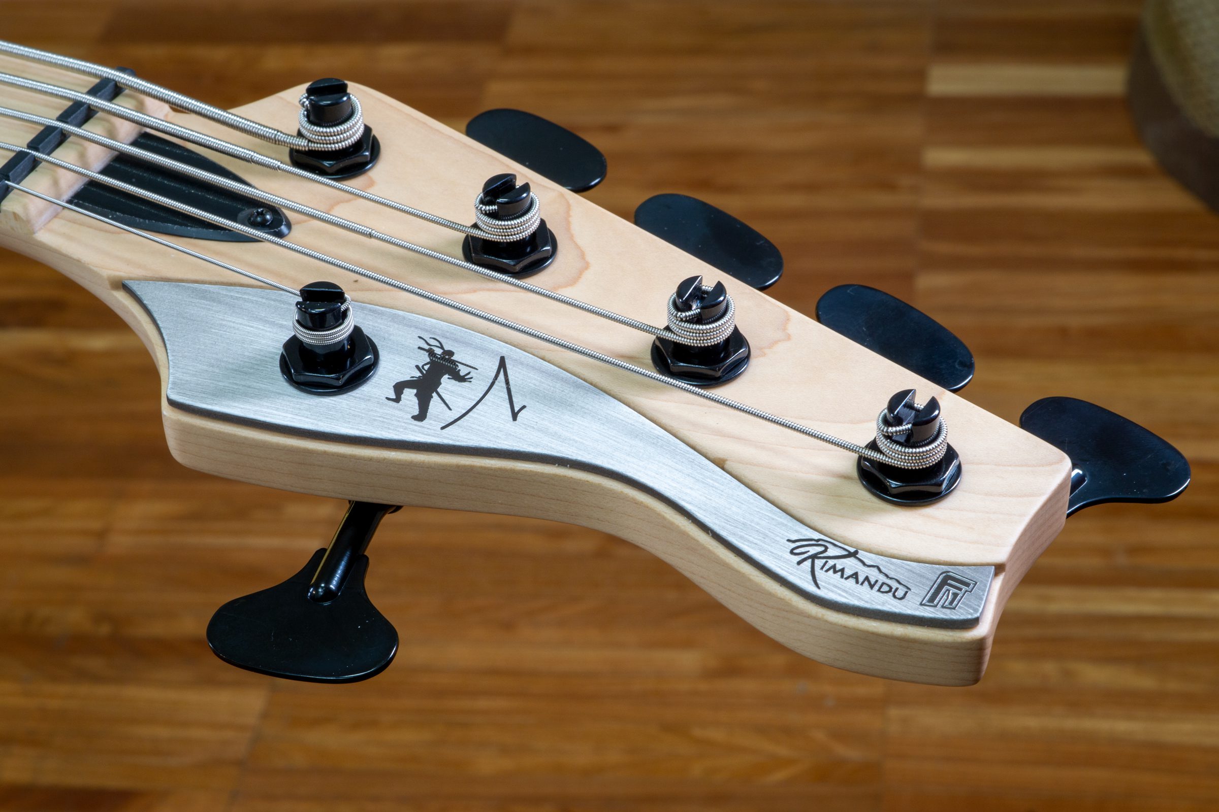 Markbass Mb Kimandu F1 5 Bk Mp 5c Active Mn - Old White - Solidbody E-bass - Variation 4