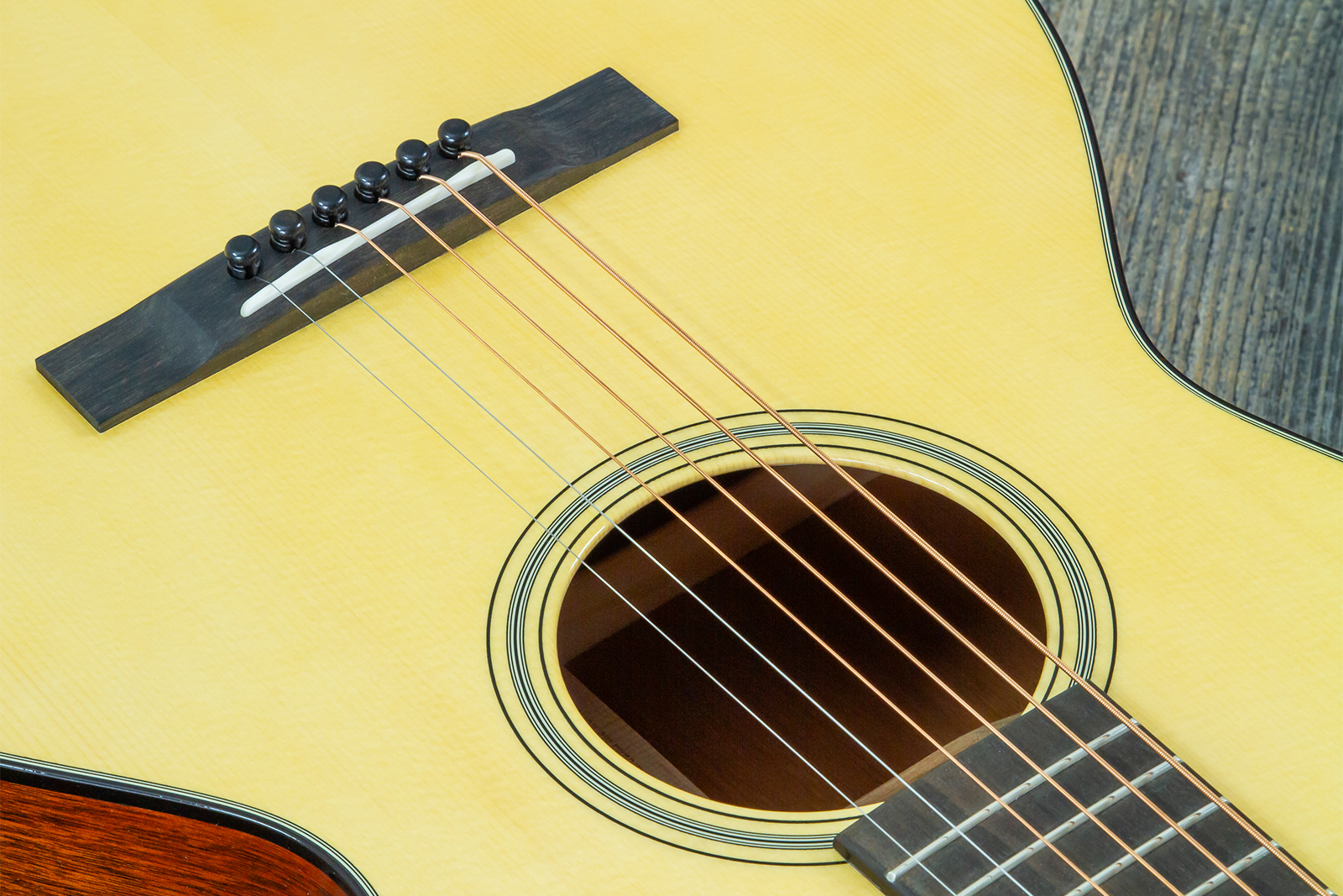 Martin Custom Shop Cs-00-c25004861 Grand Concert Shsc Epicea Adirondack / Acajou Eb #2957971 - Natural Aging Toner - Folk-Gitarre - Variation 4