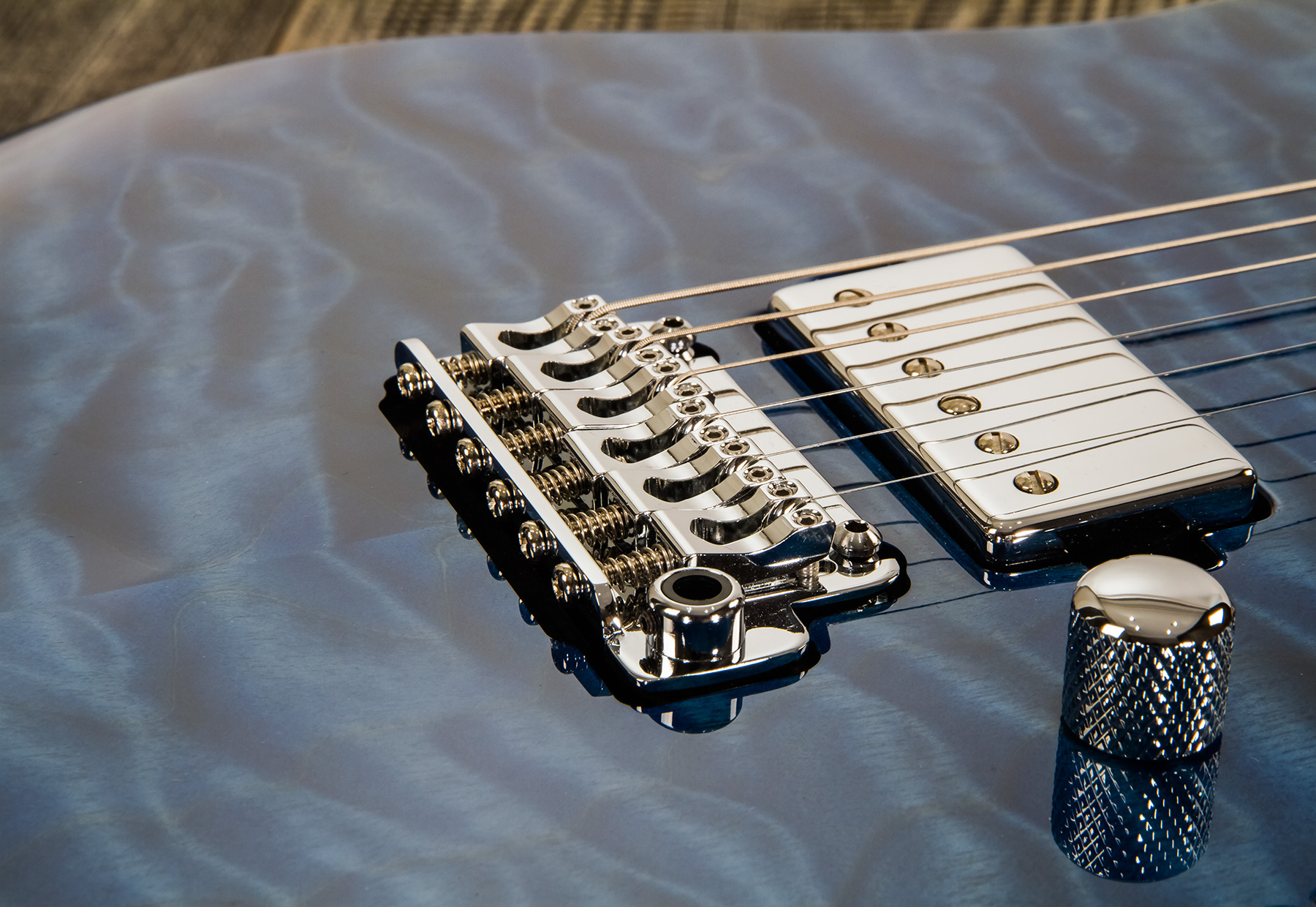 Mayones Guitars Aquila Elite S 6 40th Anniversary 2h Trem Mn #aq2204194 - Trans Blue Gloss - E-Gitarre in Str-Form - Variation 4