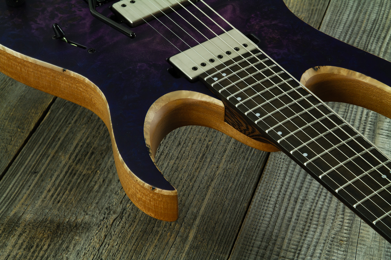 Mayones Guitars Duvell Elite Pro 7c Baryton 2h Velvetrone Fr Eb #df2602262 - Matt Trans Dirty Purple Blue Burst - Bariton E-Gitarre - Variation 4