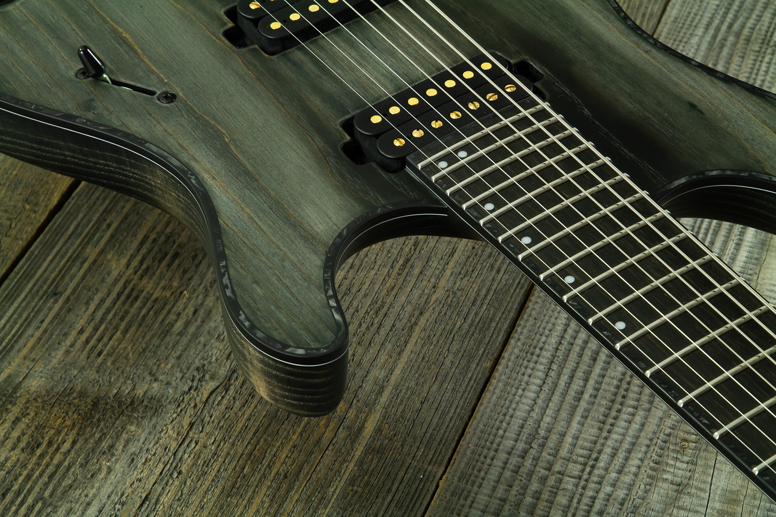 Mayones Guitars Regius Gothic 7c 2h Velvetrone Ht Eb #rf2510207 - Matt Gothic Black - 7-saitige E-Gitarre - Variation 4