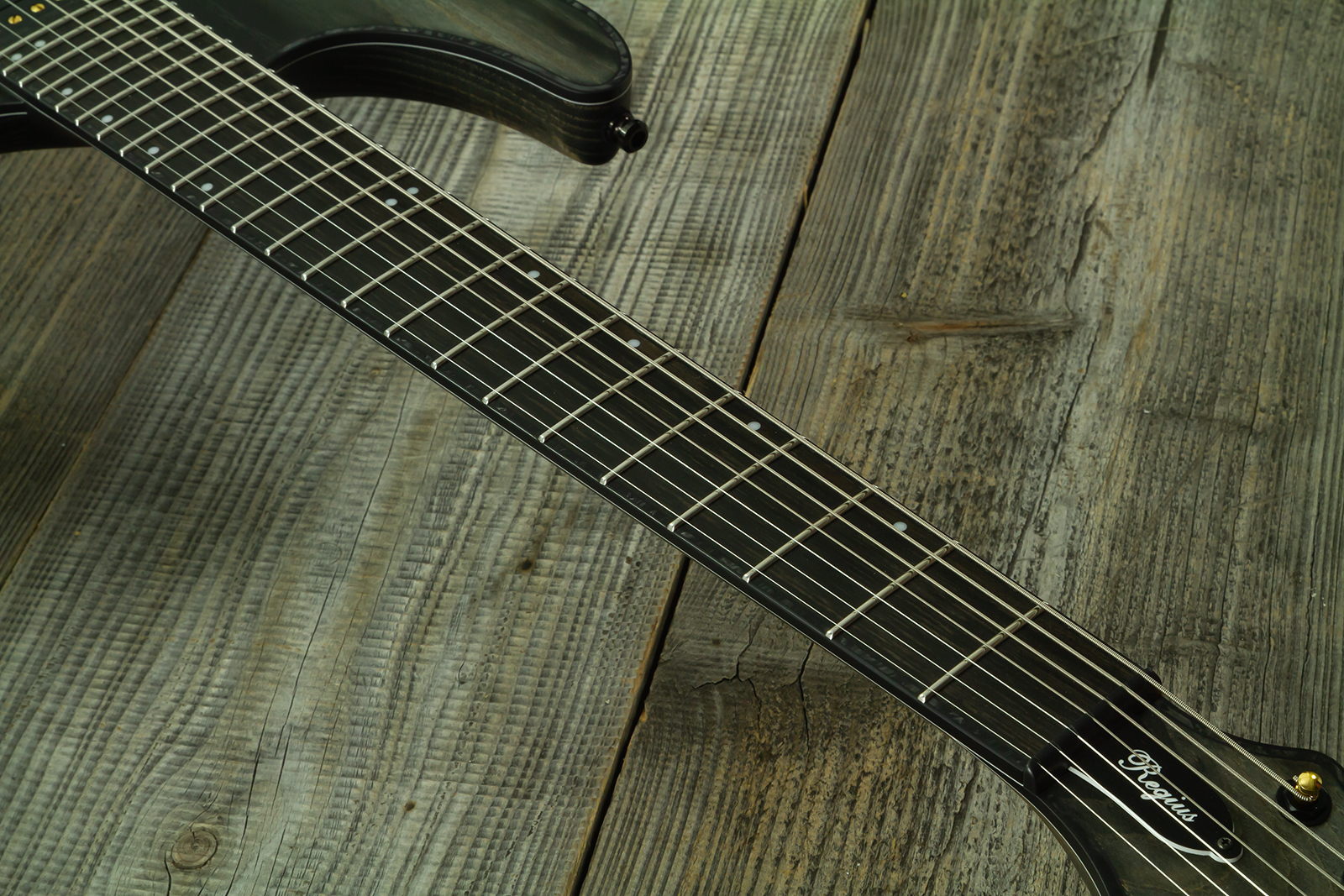 Mayones Guitars Regius Gothic 7c 2h Velvetrone Ht Eb #rf2510207 - Matt Gothic Black - 7-saitige E-Gitarre - Variation 5