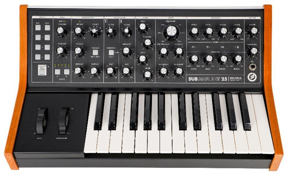 Synthesizer Moog Subsequent 25