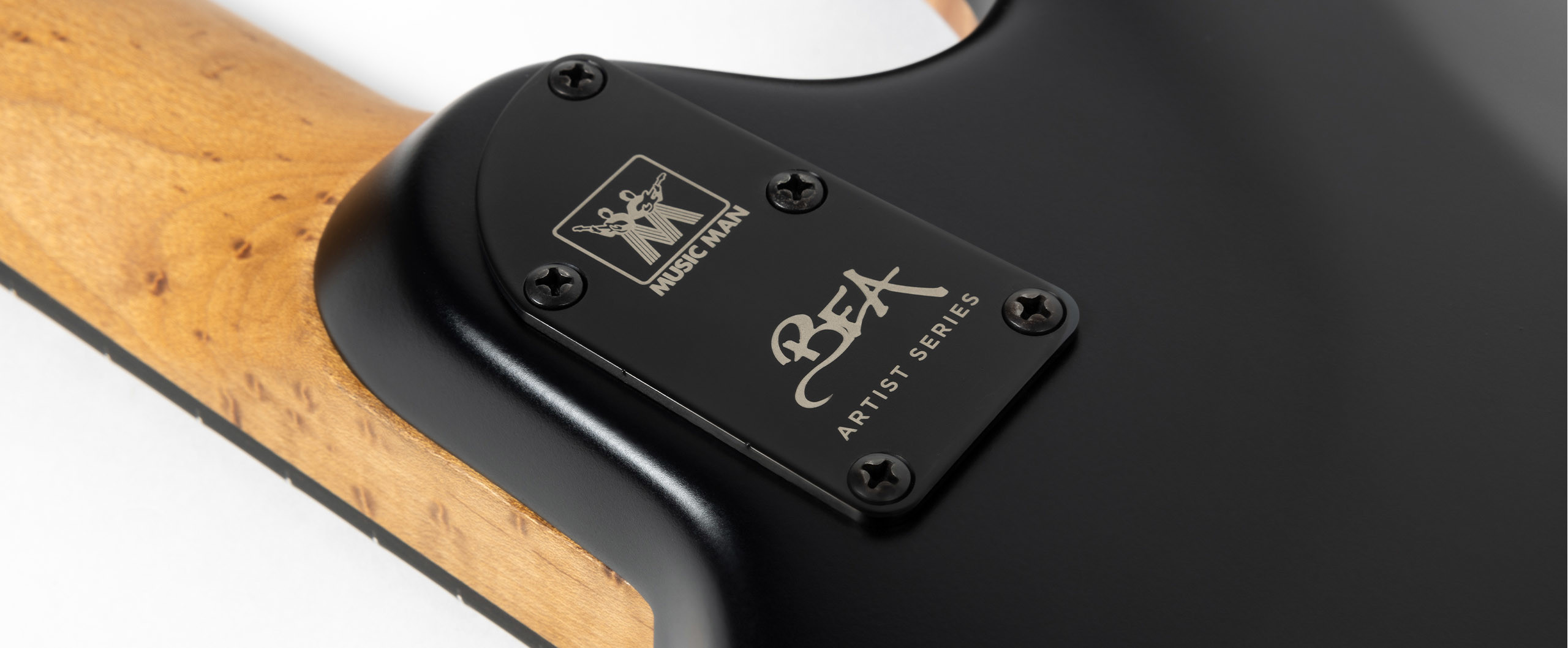 Music Man Rabea Massad Sabre Signature 2h Trem Eb - Emerald Hill Burst - Signature-E-Gitarre - Variation 3