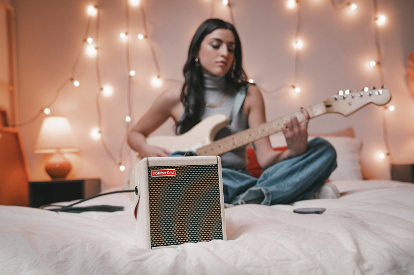 Positive Grid Spark Mini Pearl Combo 10w 2x2 - Combo für E-Gitarre - Variation 3