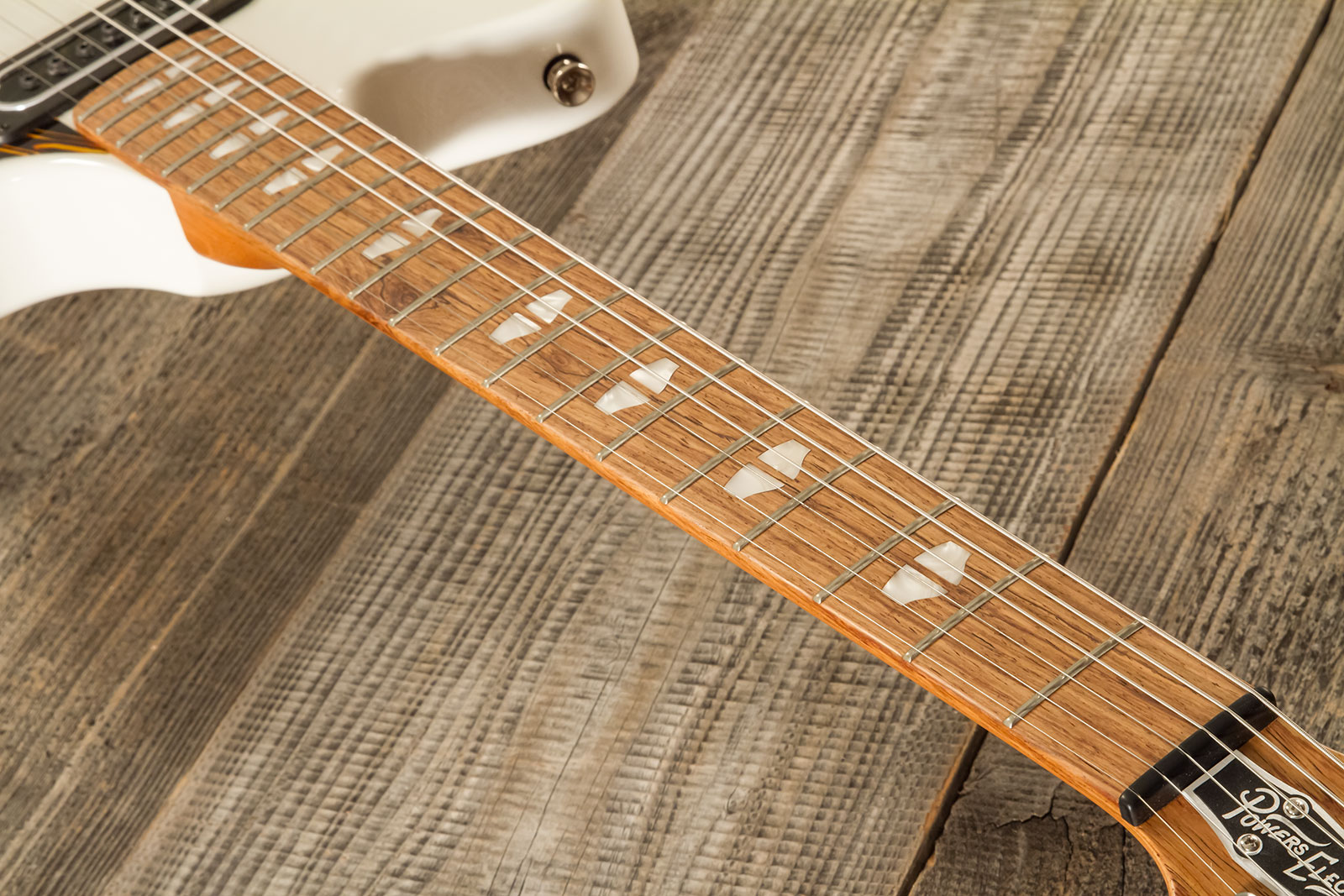 Powers Electric A-type Pf42 Vibrato 2s Trem Rw #a672 - Moonlight White - Retro-Rock-E-Gitarre - Variation 7