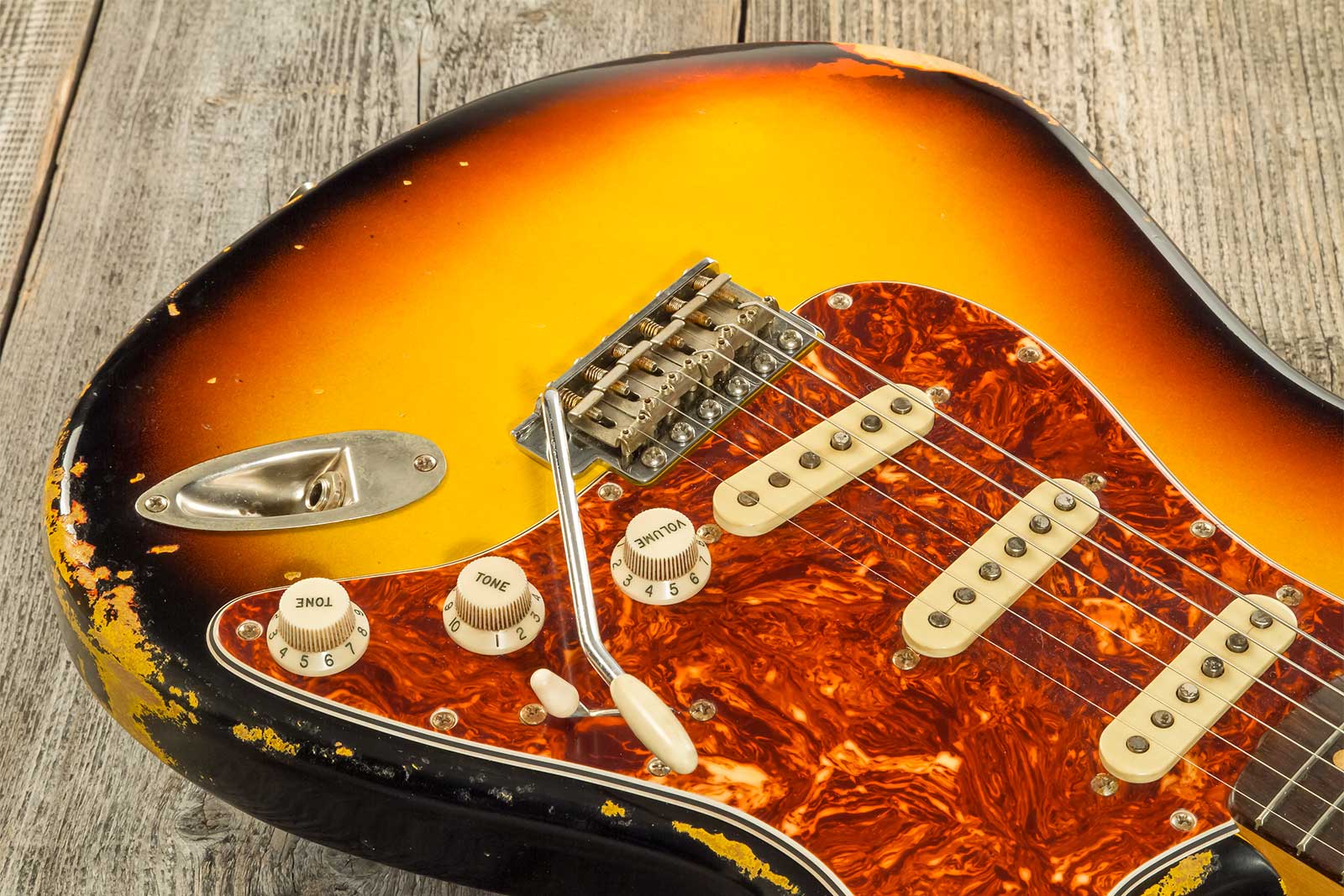 Rebelrelic S-series 1962 3s Trem Rw #231009 - 3-tone Sunburst - E-Gitarre in Str-Form - Variation 3