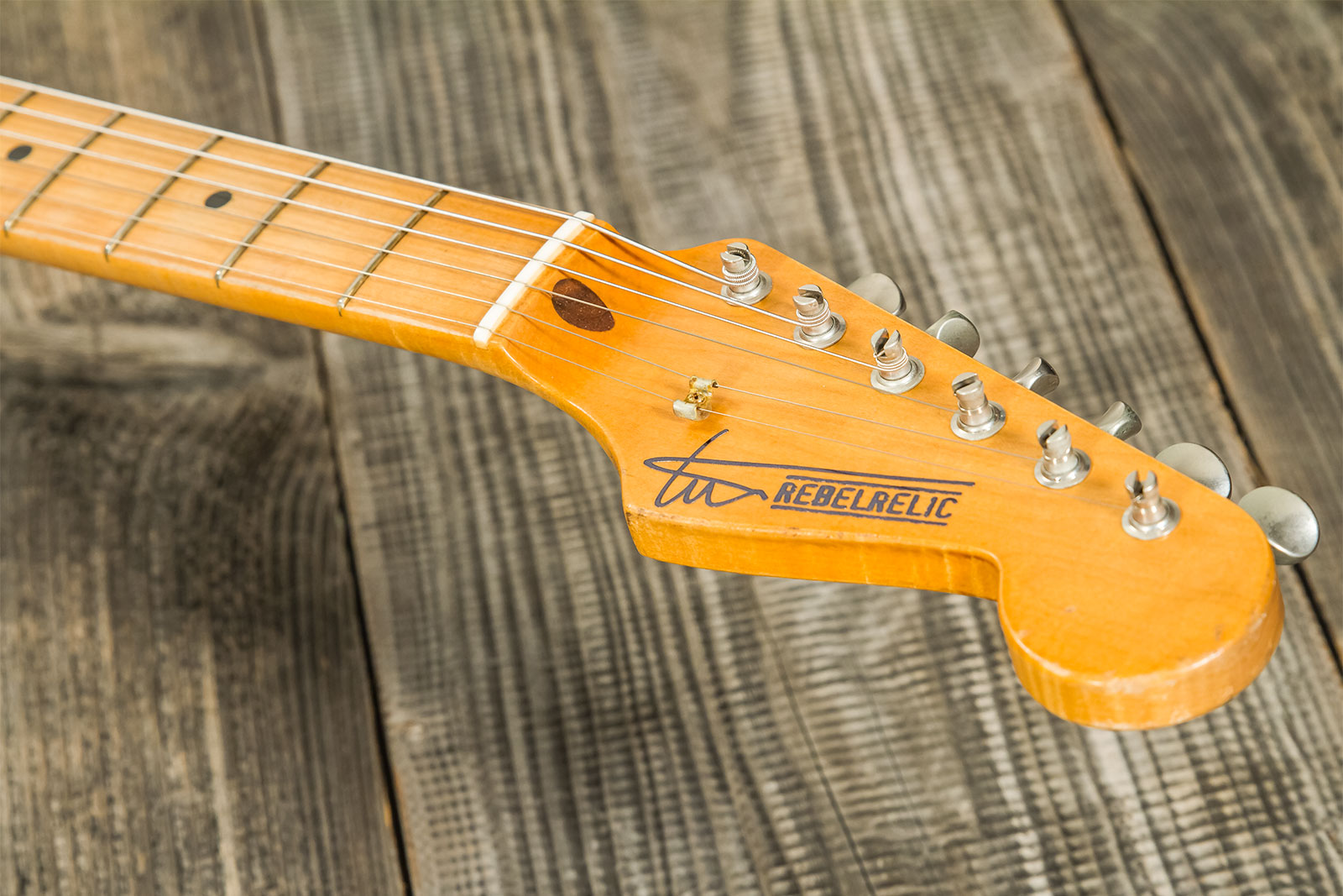 Rebelrelic S-series 54 3s Trem Mn #230103 - Medium Aged 2-tone Sunburst - E-Gitarre in Str-Form - Variation 9