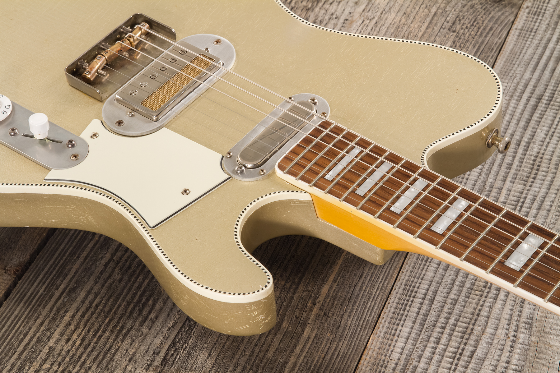 Roadrunner Federal Mod T Hs Ht Rw #23114 - Shoreline Gold Soft Distress - Retro-Rock-E-Gitarre - Variation 4