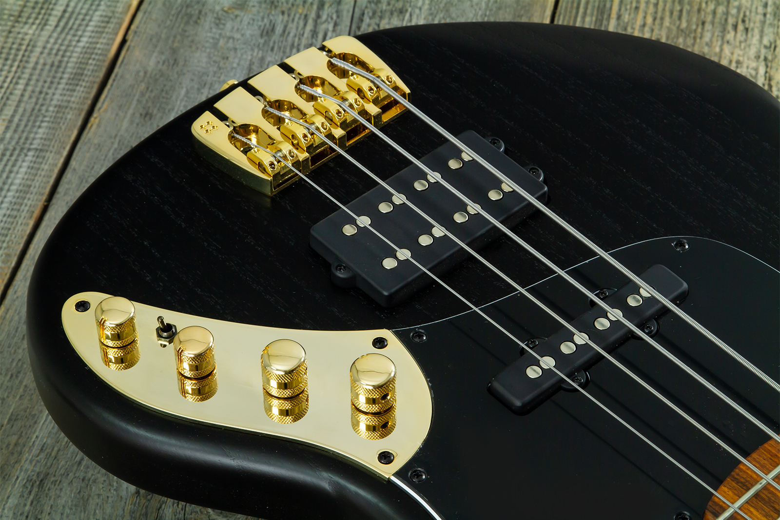 Sandberg California Tm4 Sl Superlight Gh 4c All Active Pf - Highgloss Black W. Matched Headstock - Solidbody E-bass - Variation 4