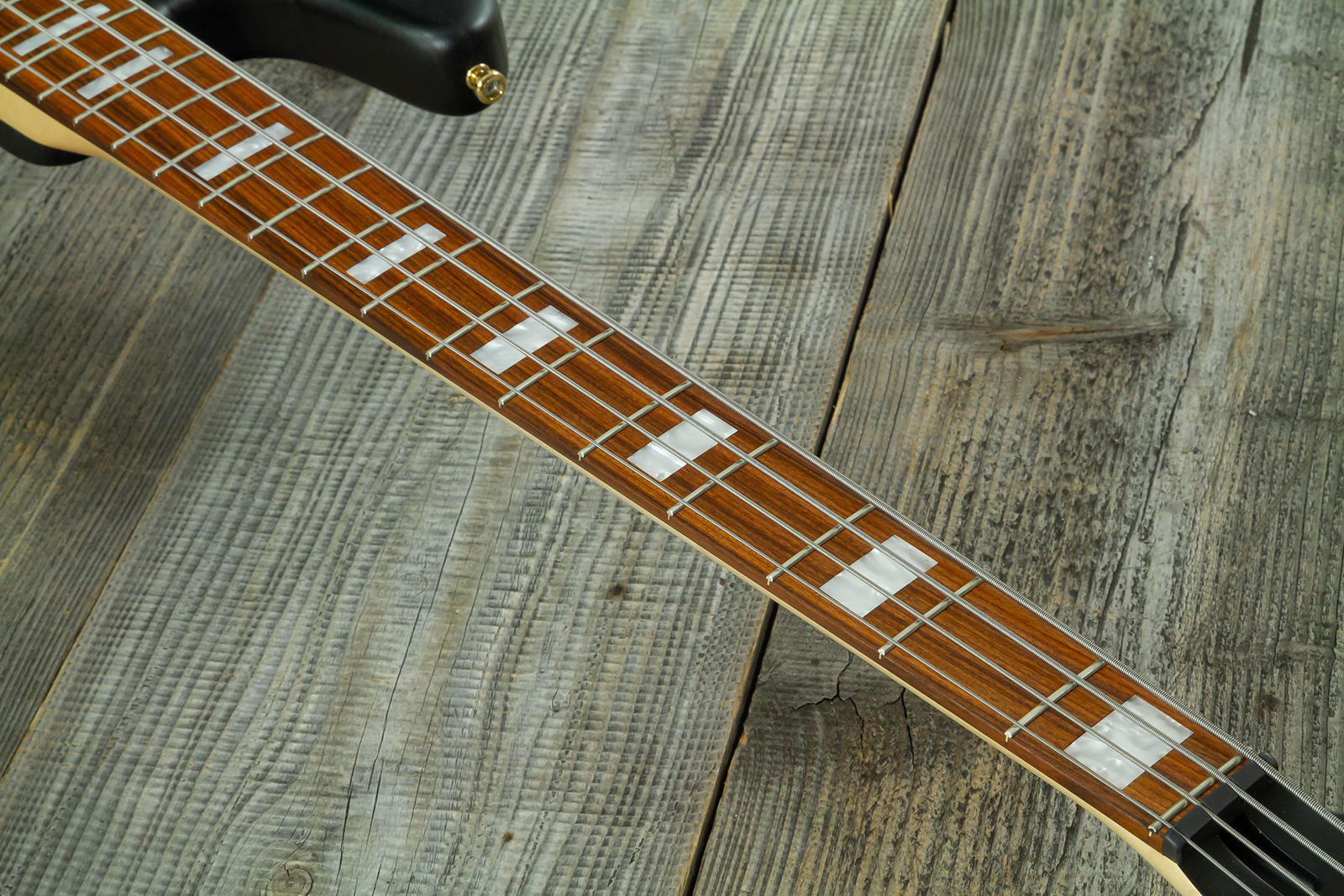 Sandberg California Tm4 Sl Superlight Gh 4c All Active Pf - Highgloss Black W. Matched Headstock - Solidbody E-bass - Variation 6